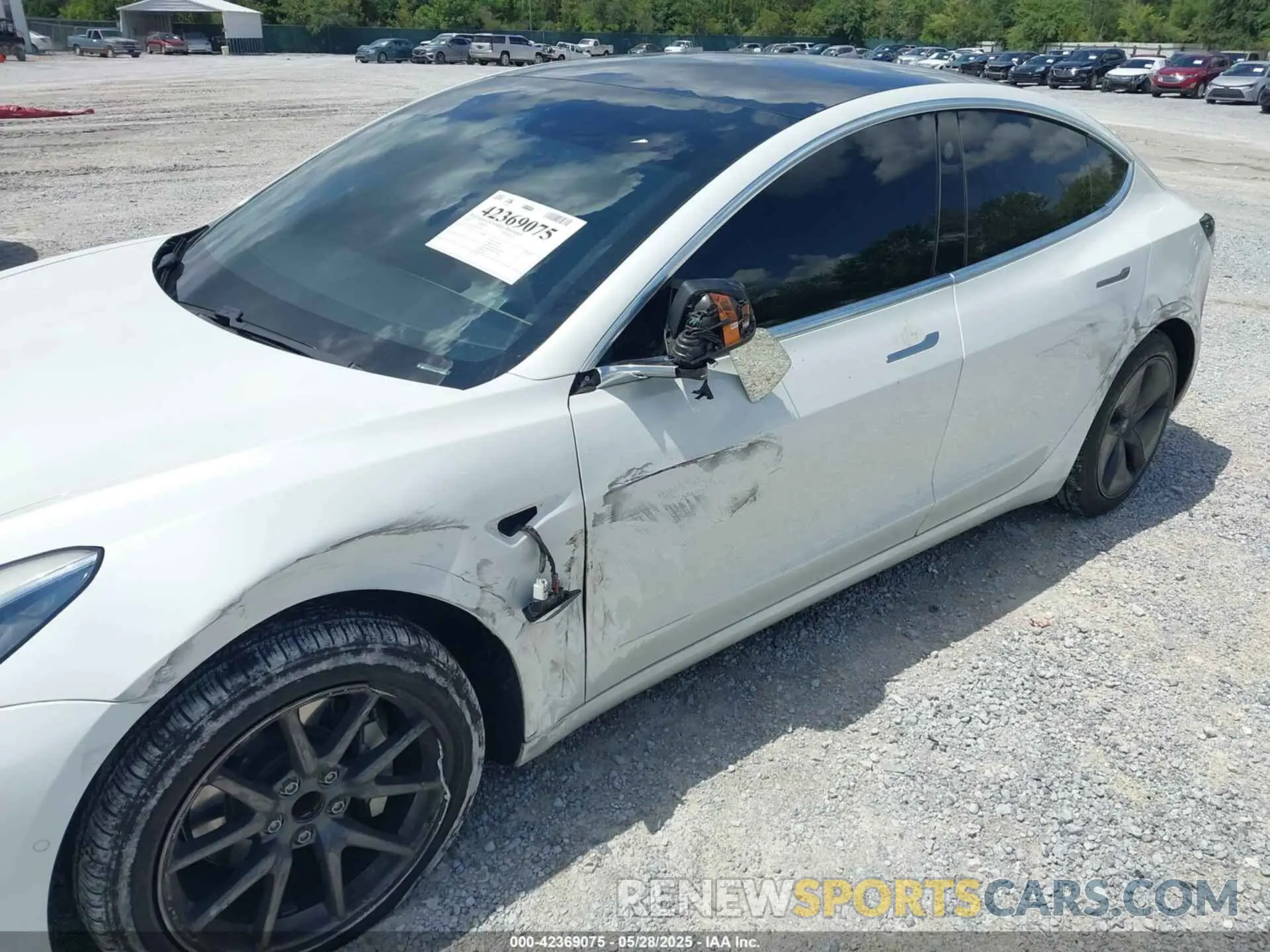 6 Photograph of a damaged car 5YJ3E1EA4LF799566 TESLA MODEL 3 2020