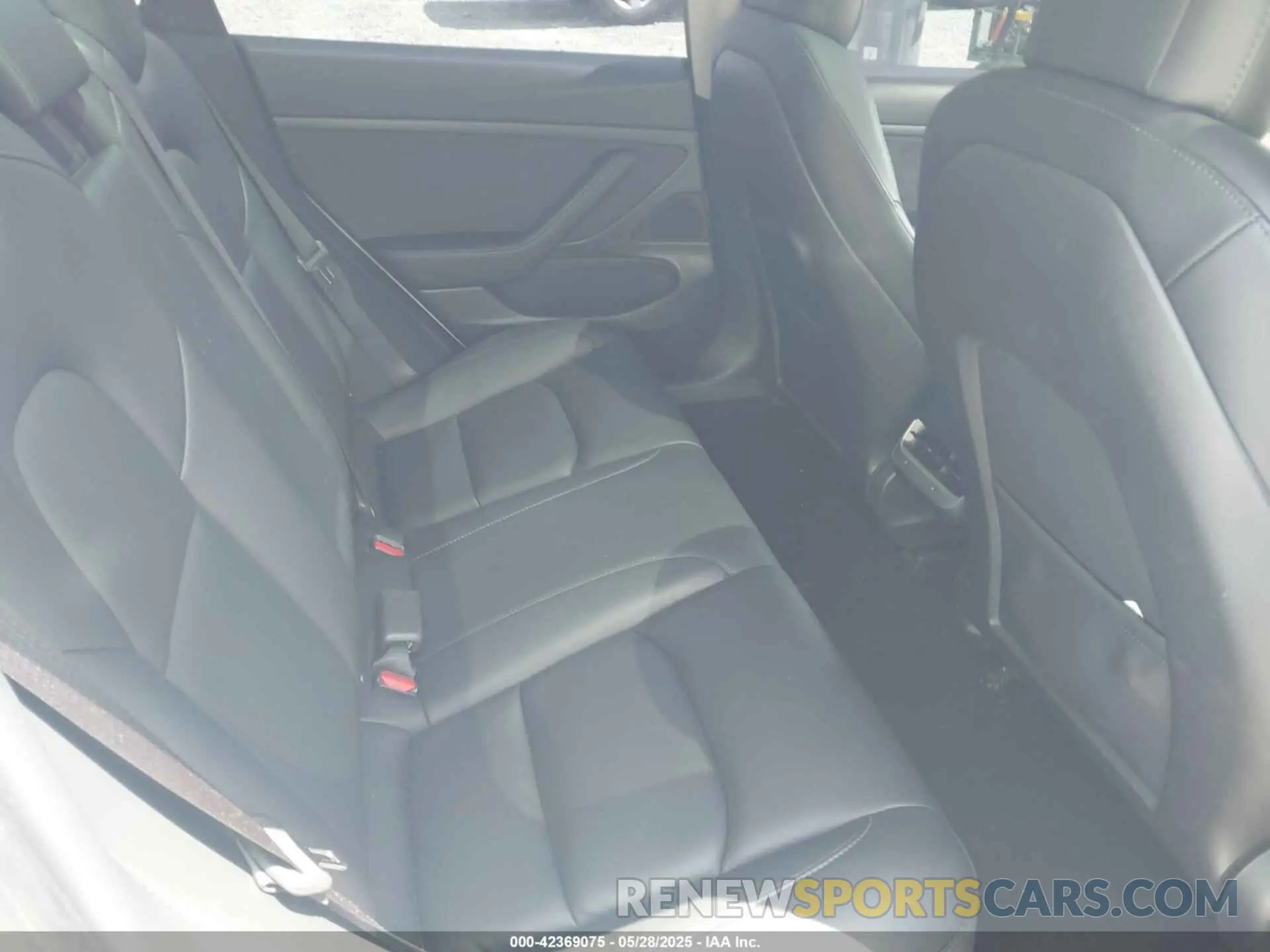 8 Photograph of a damaged car 5YJ3E1EA4LF799566 TESLA MODEL 3 2020