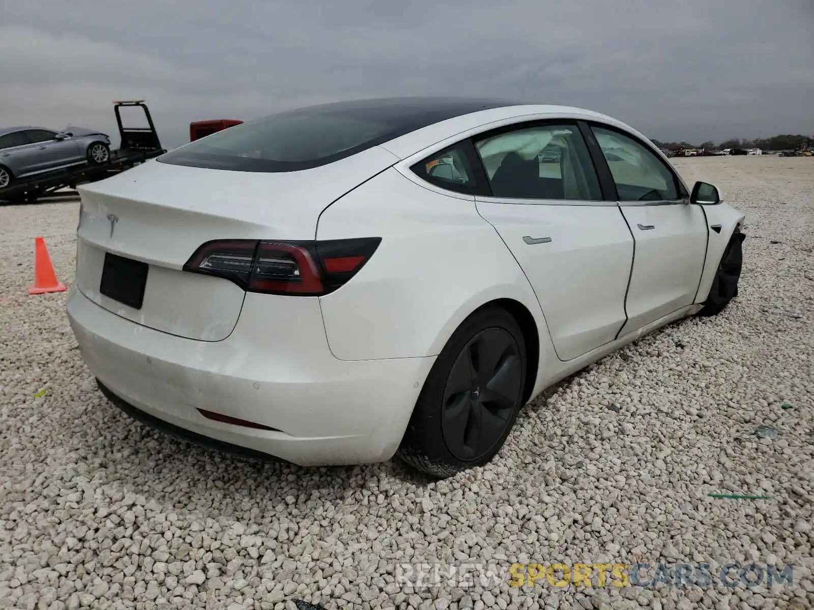 4 Photograph of a damaged car 5YJ3E1EA4LF800084 TESLA MODEL 3 2020