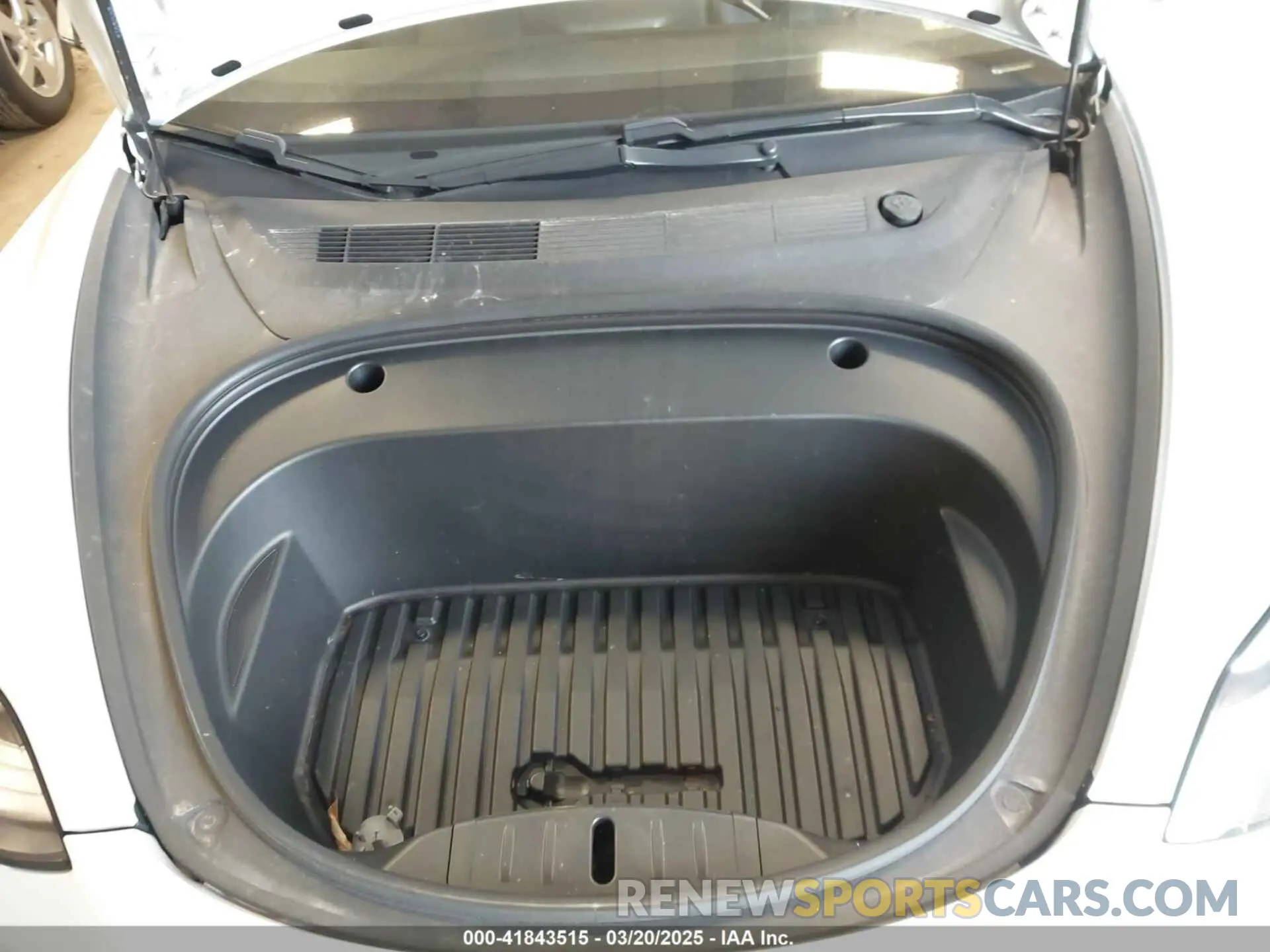 10 Photograph of a damaged car 5YJ3E1EA4LF802207 TESLA MODEL 3 2020