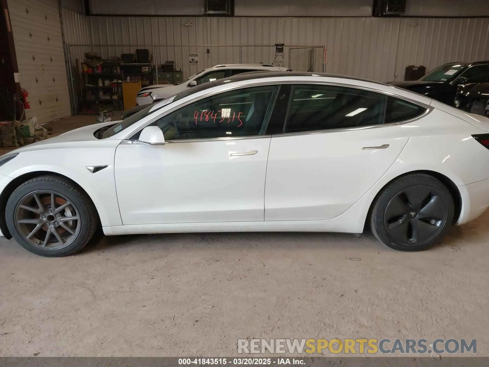 15 Photograph of a damaged car 5YJ3E1EA4LF802207 TESLA MODEL 3 2020