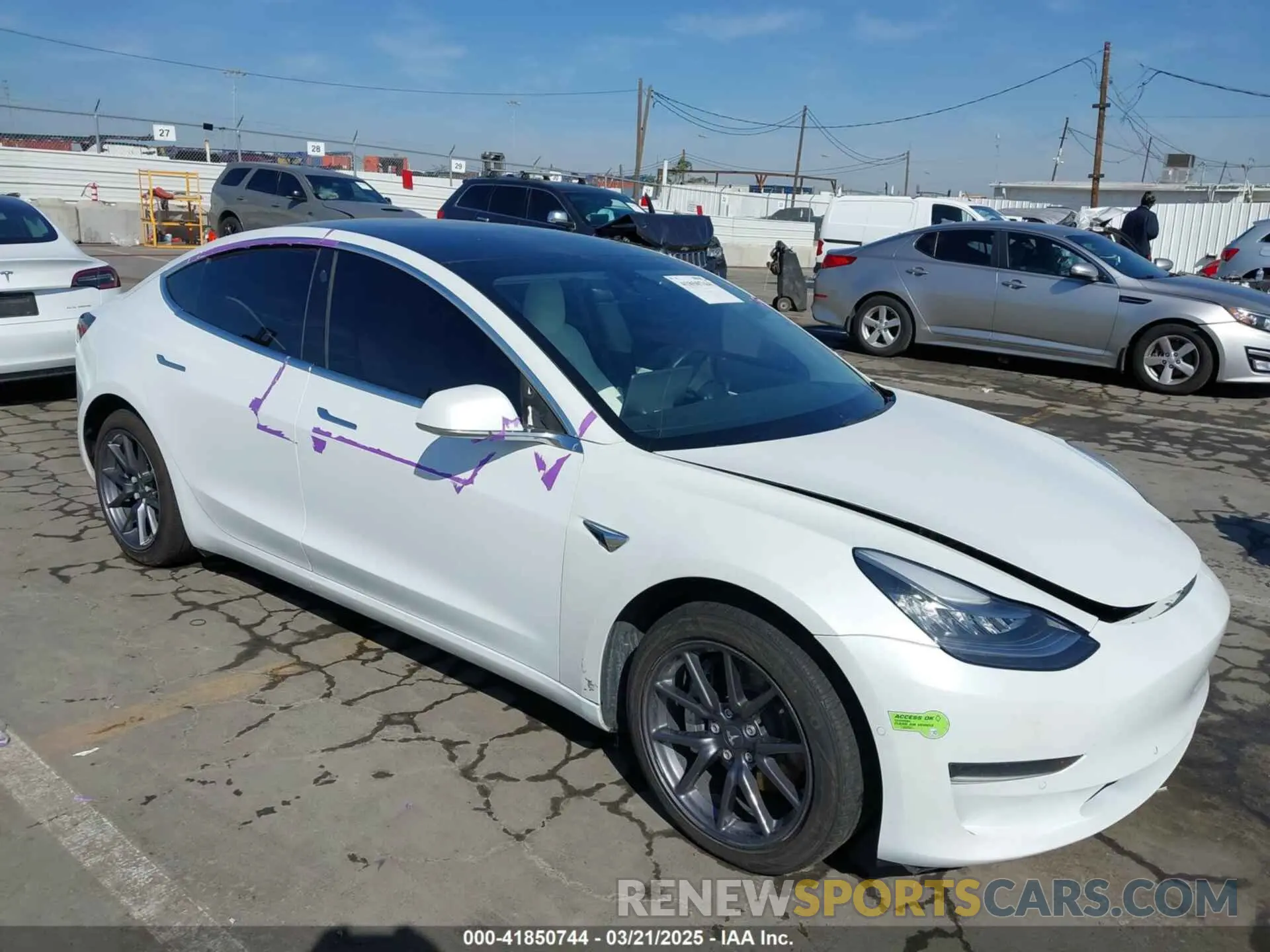 1 Photograph of a damaged car 5YJ3E1EA4LF805205 TESLA MODEL 3 2020