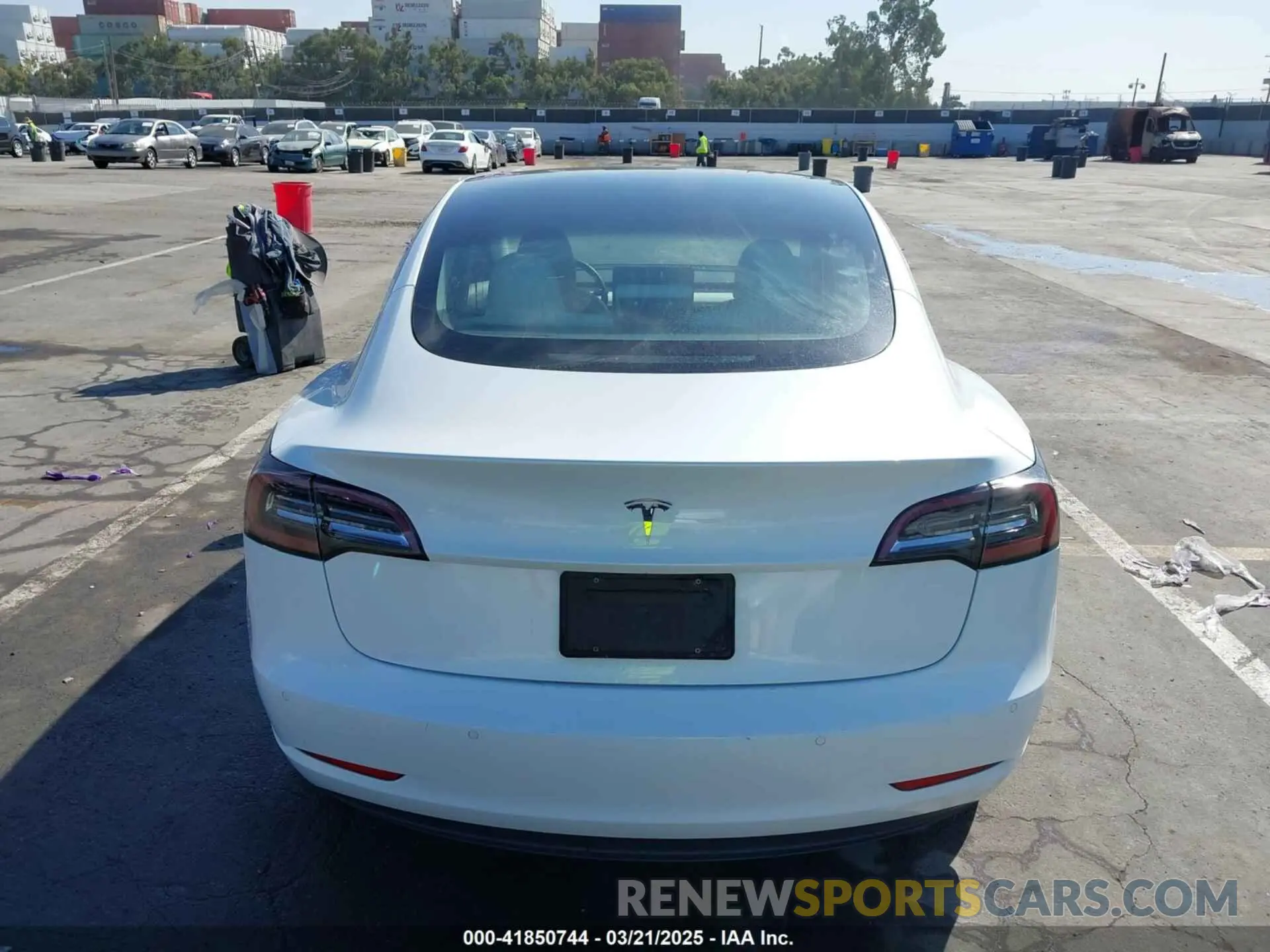 15 Photograph of a damaged car 5YJ3E1EA4LF805205 TESLA MODEL 3 2020