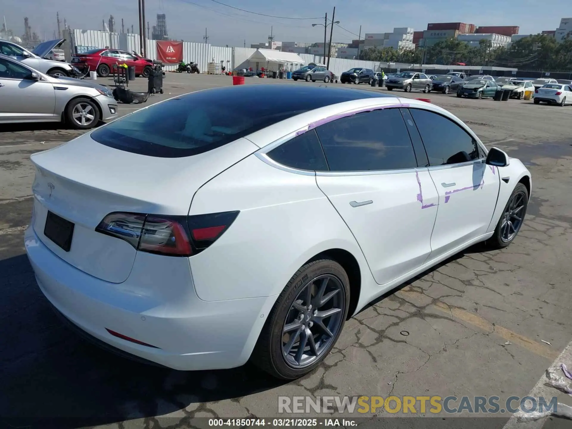 4 Photograph of a damaged car 5YJ3E1EA4LF805205 TESLA MODEL 3 2020