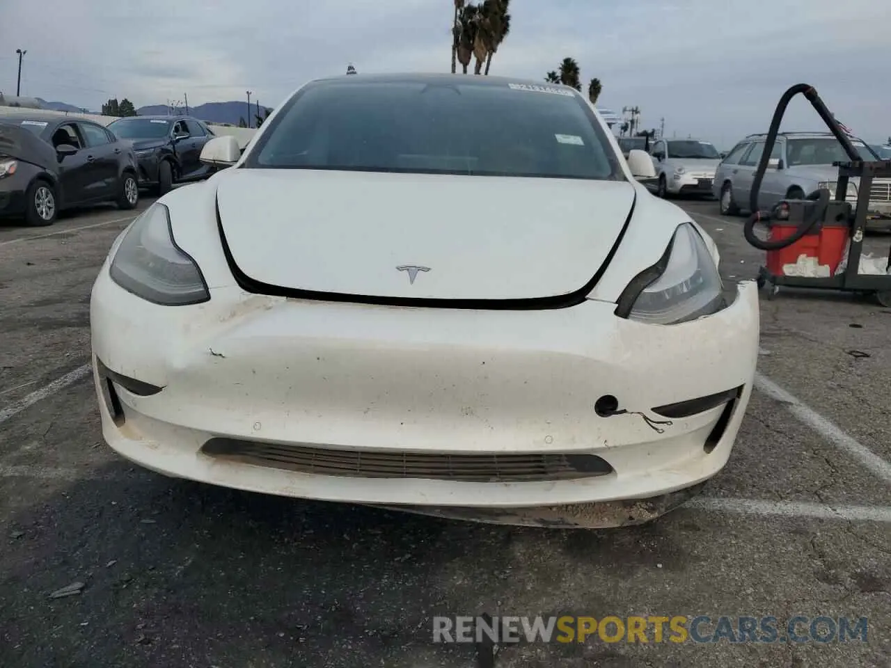 5 Photograph of a damaged car 5YJ3E1EA4LF806421 TESLA MODEL 3 2020