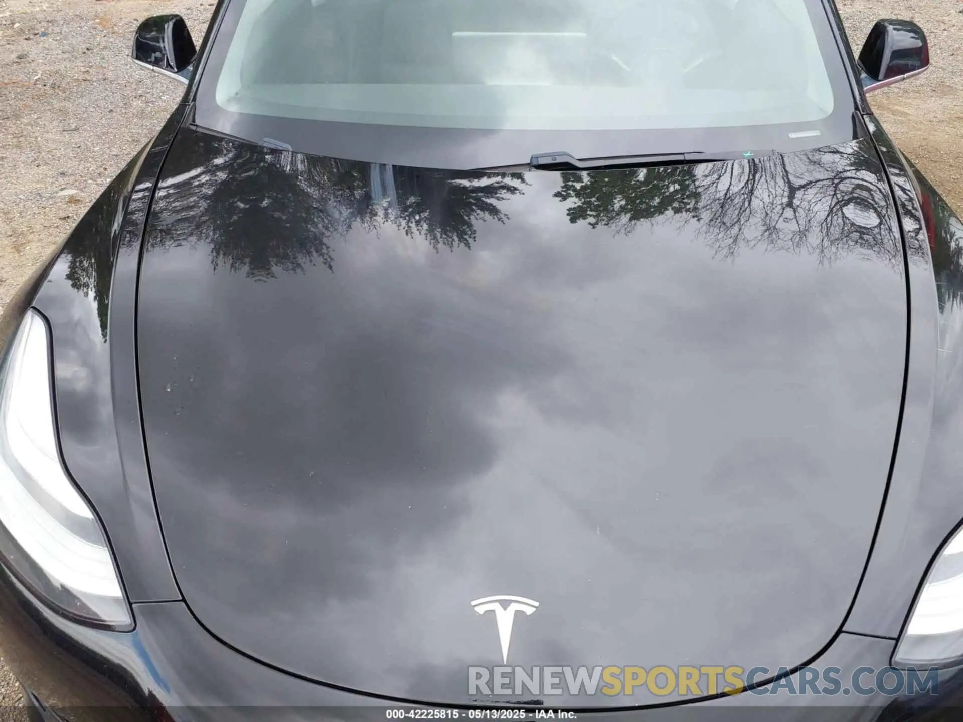 10 Photograph of a damaged car 5YJ3E1EA5LF606342 TESLA MODEL 3 2020