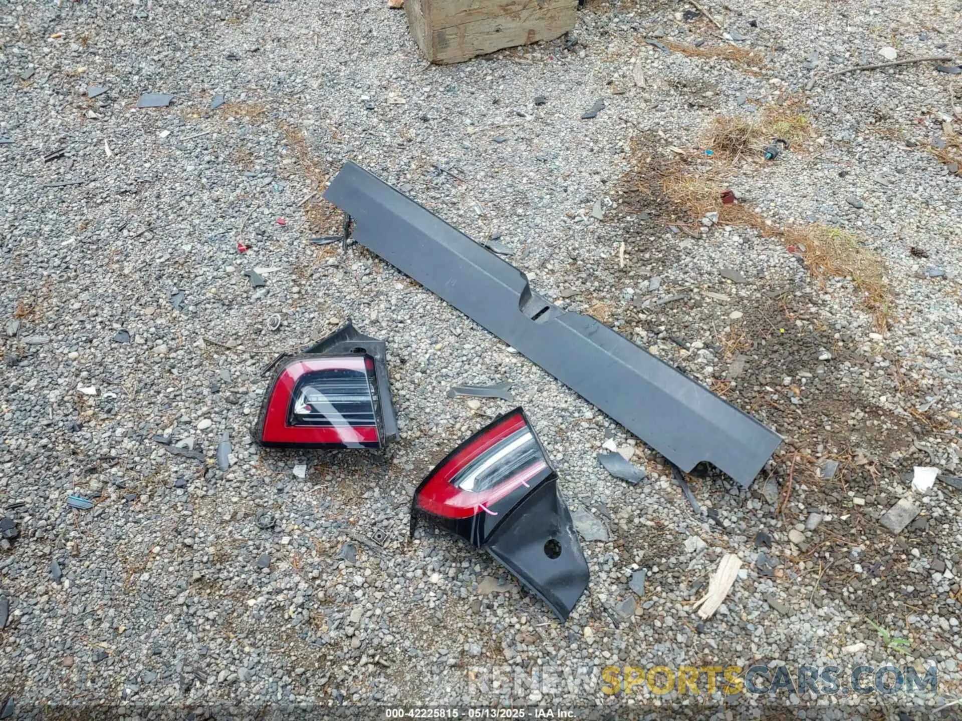 12 Photograph of a damaged car 5YJ3E1EA5LF606342 TESLA MODEL 3 2020