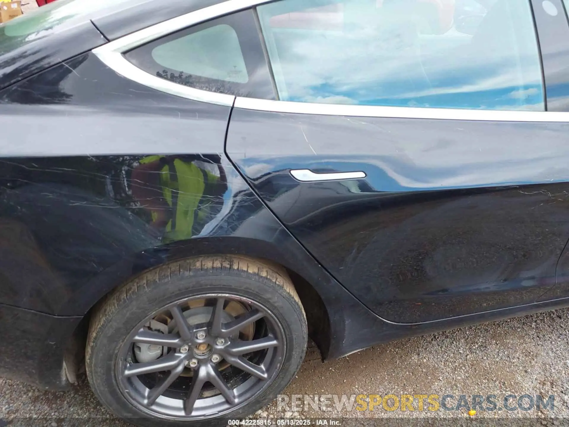 20 Photograph of a damaged car 5YJ3E1EA5LF606342 TESLA MODEL 3 2020