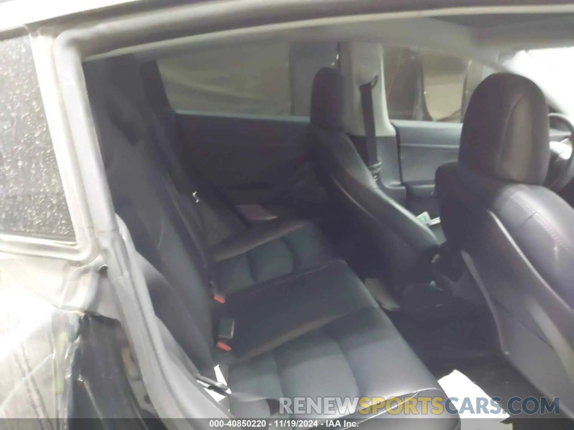 8 Photograph of a damaged car 5YJ3E1EA5LF609287 TESLA MODEL 3 2020