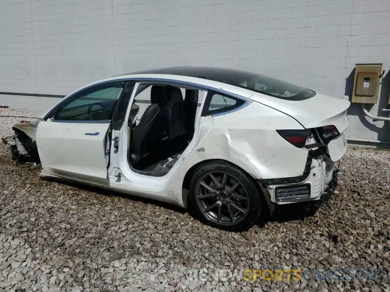 2 Photograph of a damaged car 5YJ3E1EA5LF612626 TESLA MODEL 3 2020