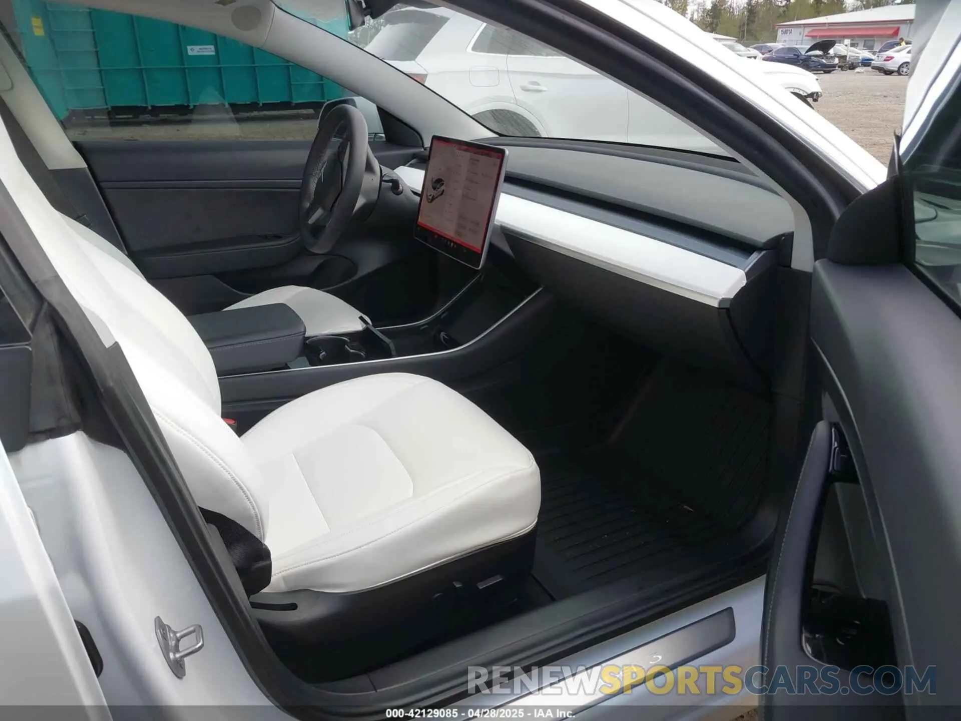 5 Photograph of a damaged car 5YJ3E1EA5LF613002 TESLA MODEL 3 2020