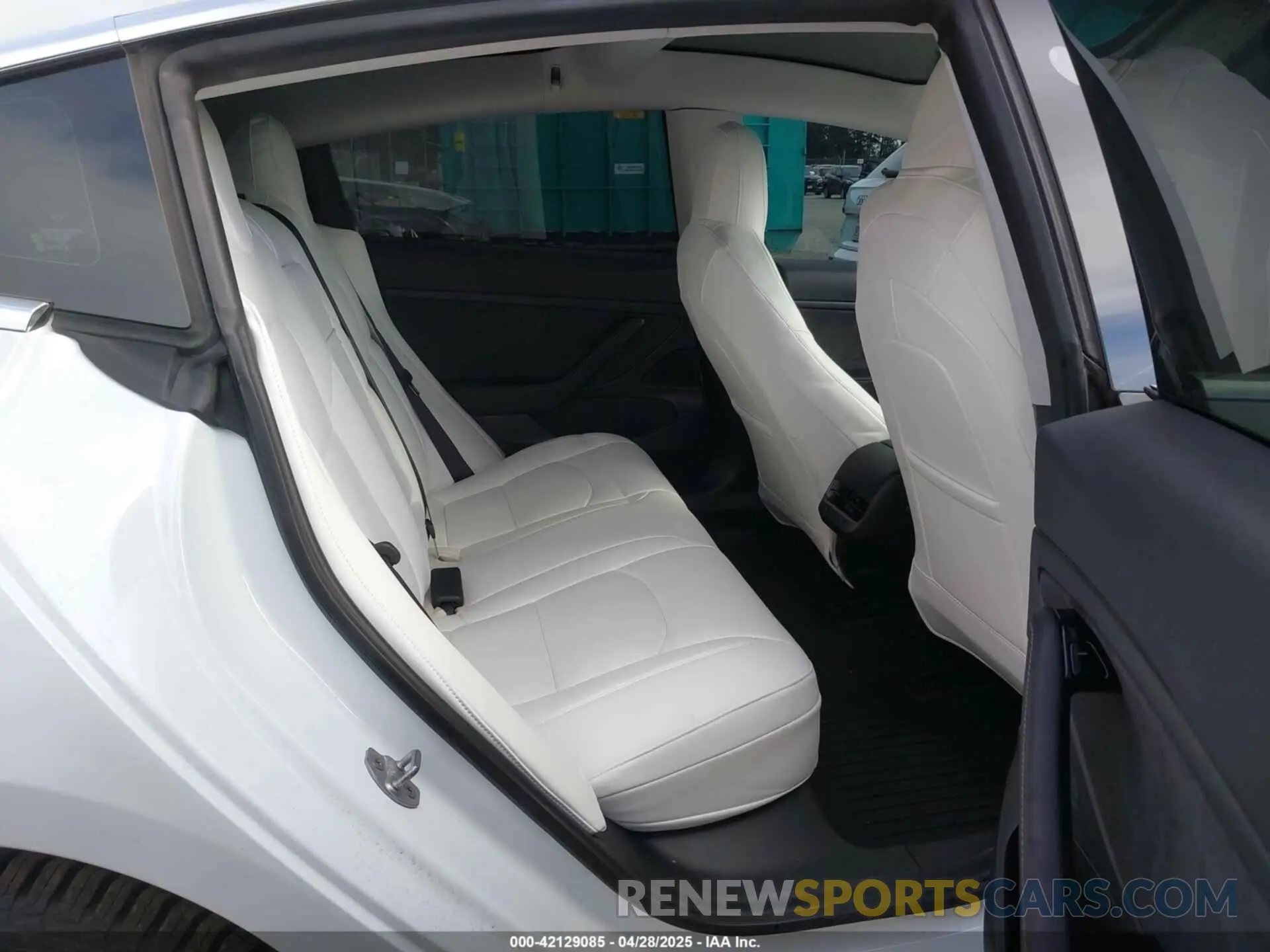 8 Photograph of a damaged car 5YJ3E1EA5LF613002 TESLA MODEL 3 2020