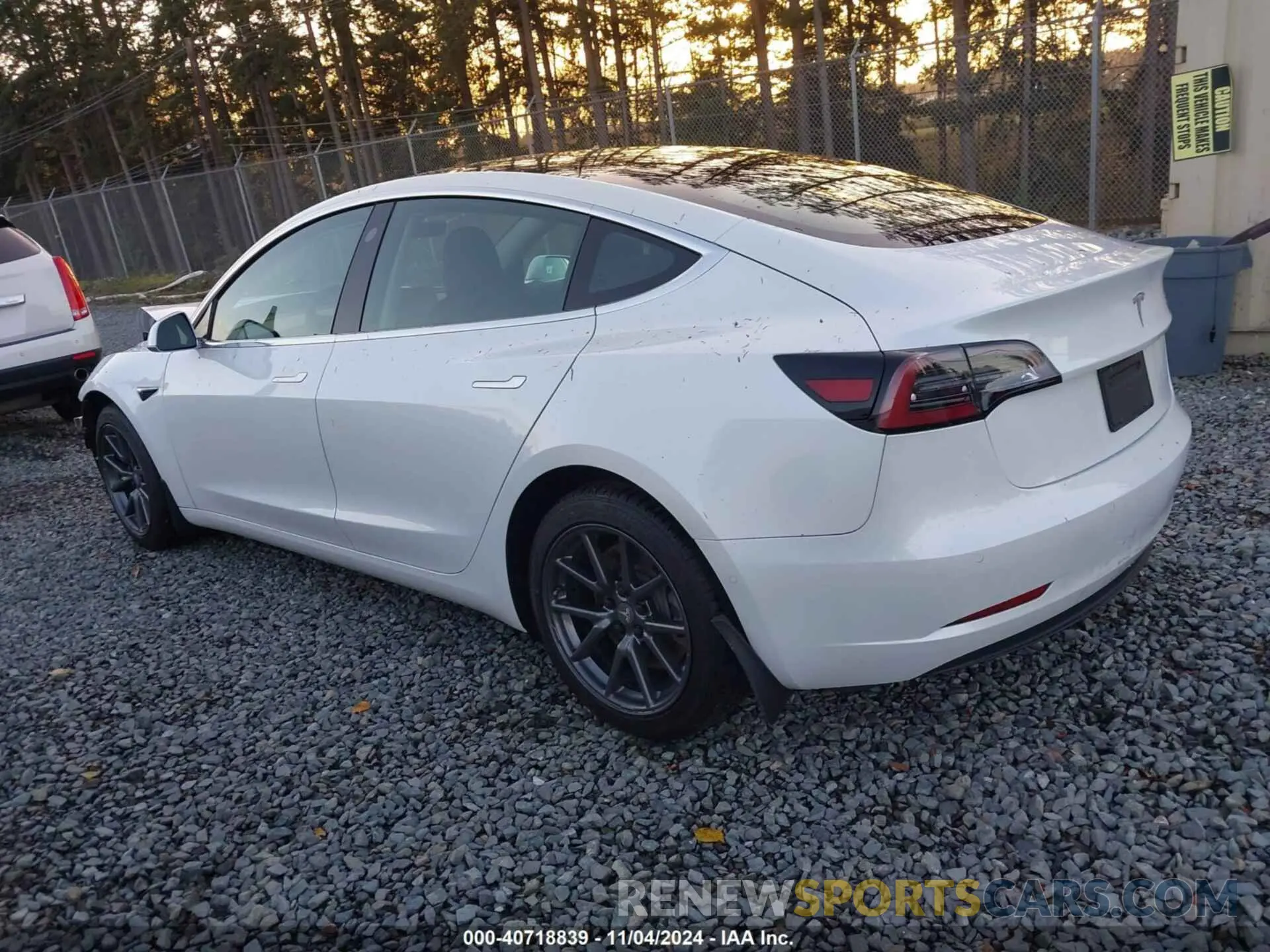 3 Photograph of a damaged car 5YJ3E1EA5LF613338 TESLA MODEL 3 2020