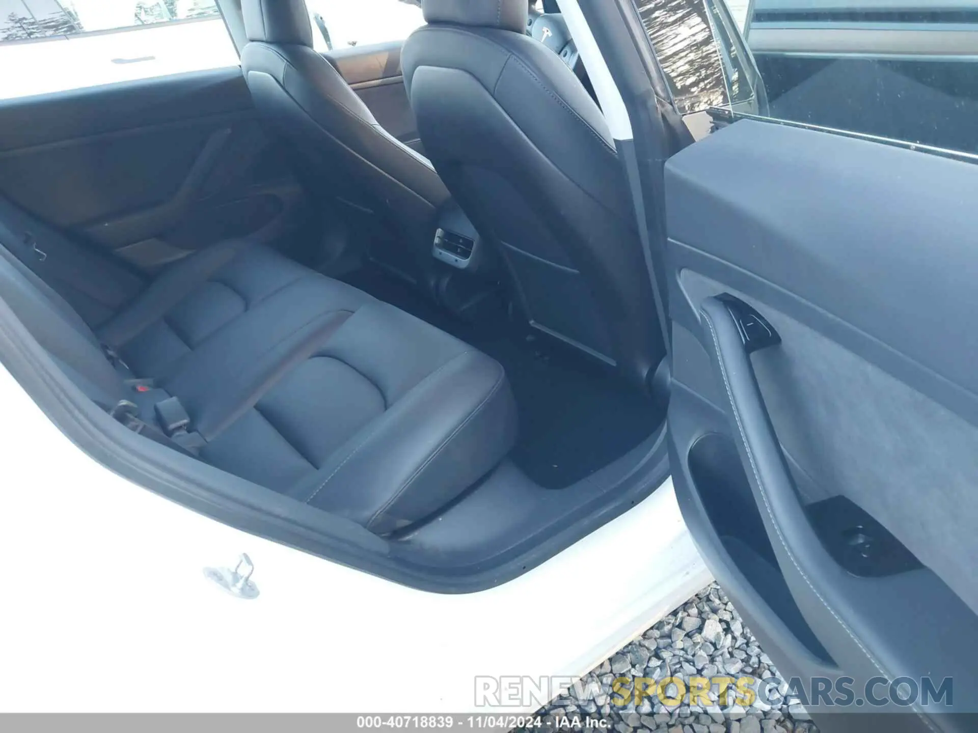 8 Photograph of a damaged car 5YJ3E1EA5LF613338 TESLA MODEL 3 2020