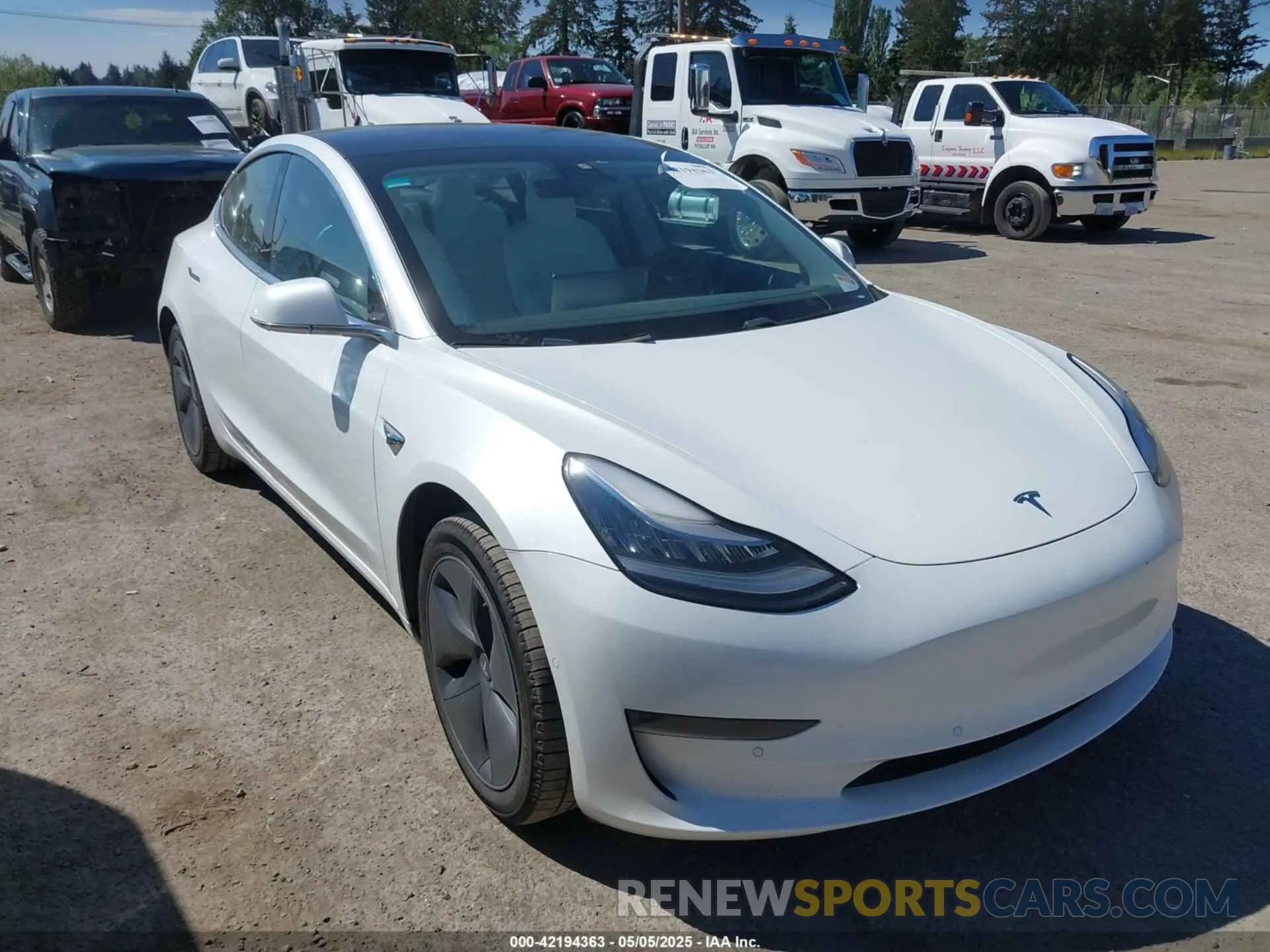 1 Photograph of a damaged car 5YJ3E1EA5LF615350 TESLA MODEL 3 2020