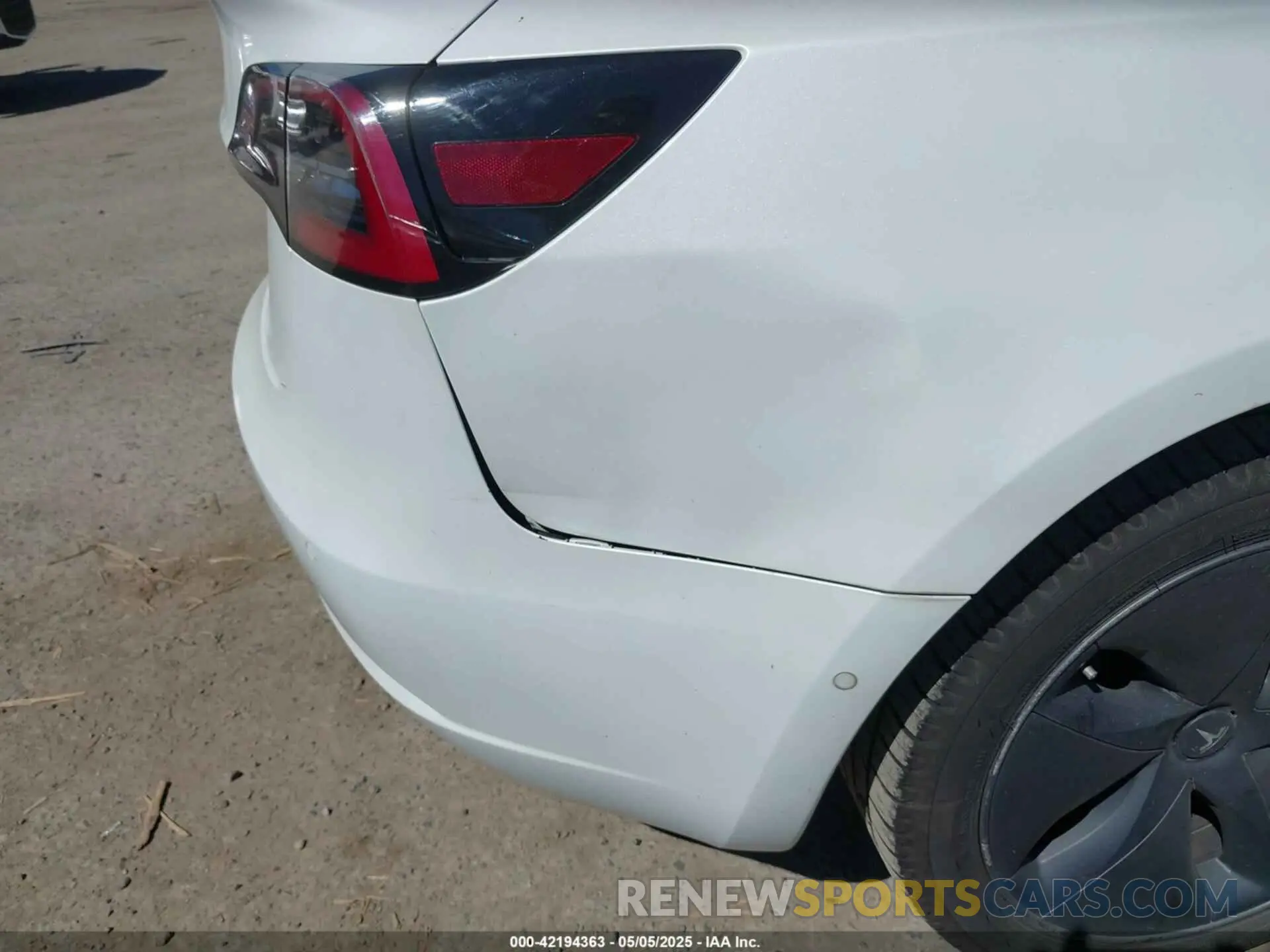 6 Photograph of a damaged car 5YJ3E1EA5LF615350 TESLA MODEL 3 2020