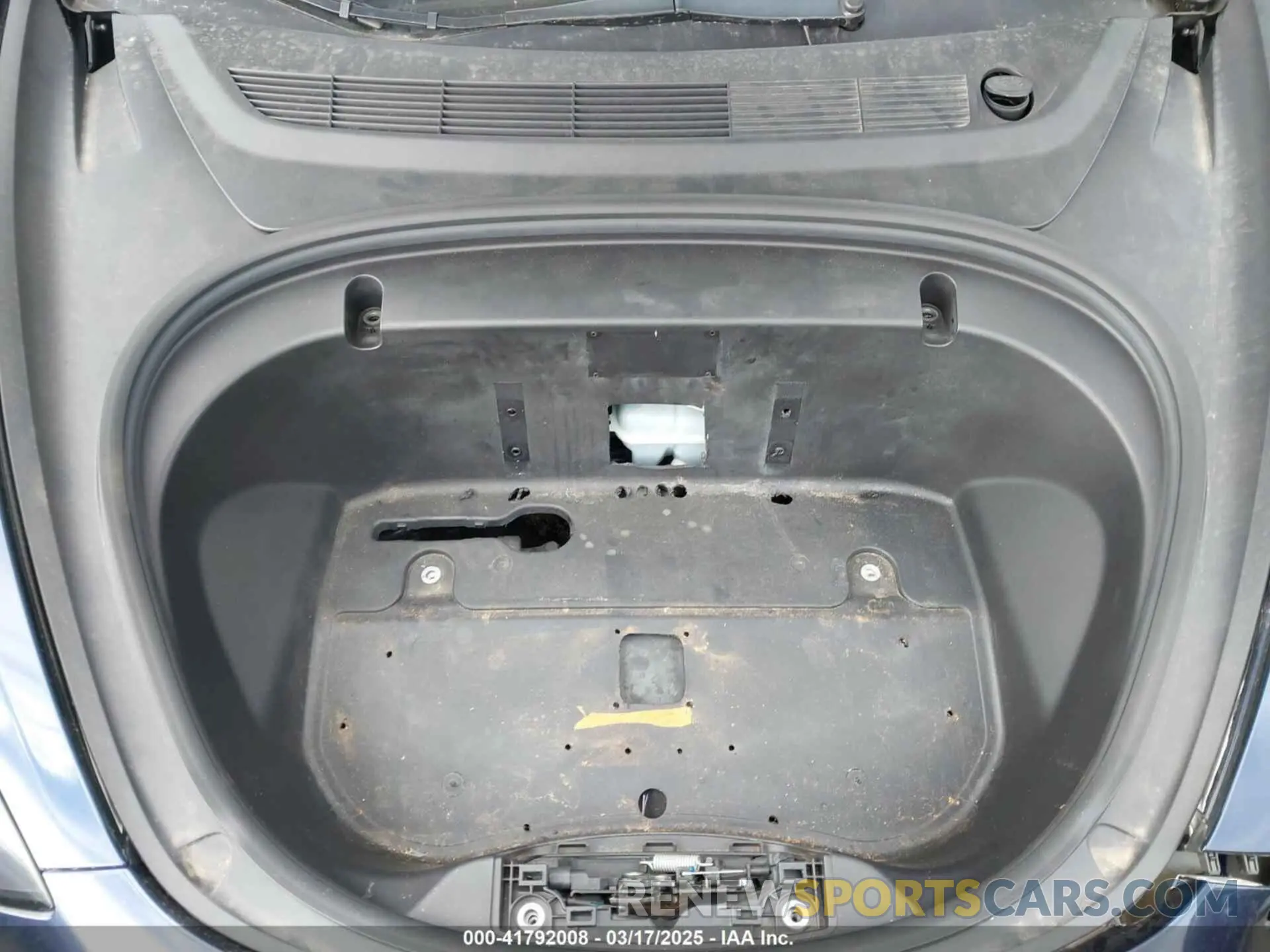 10 Photograph of a damaged car 5YJ3E1EA5LF632083 TESLA MODEL 3 2020