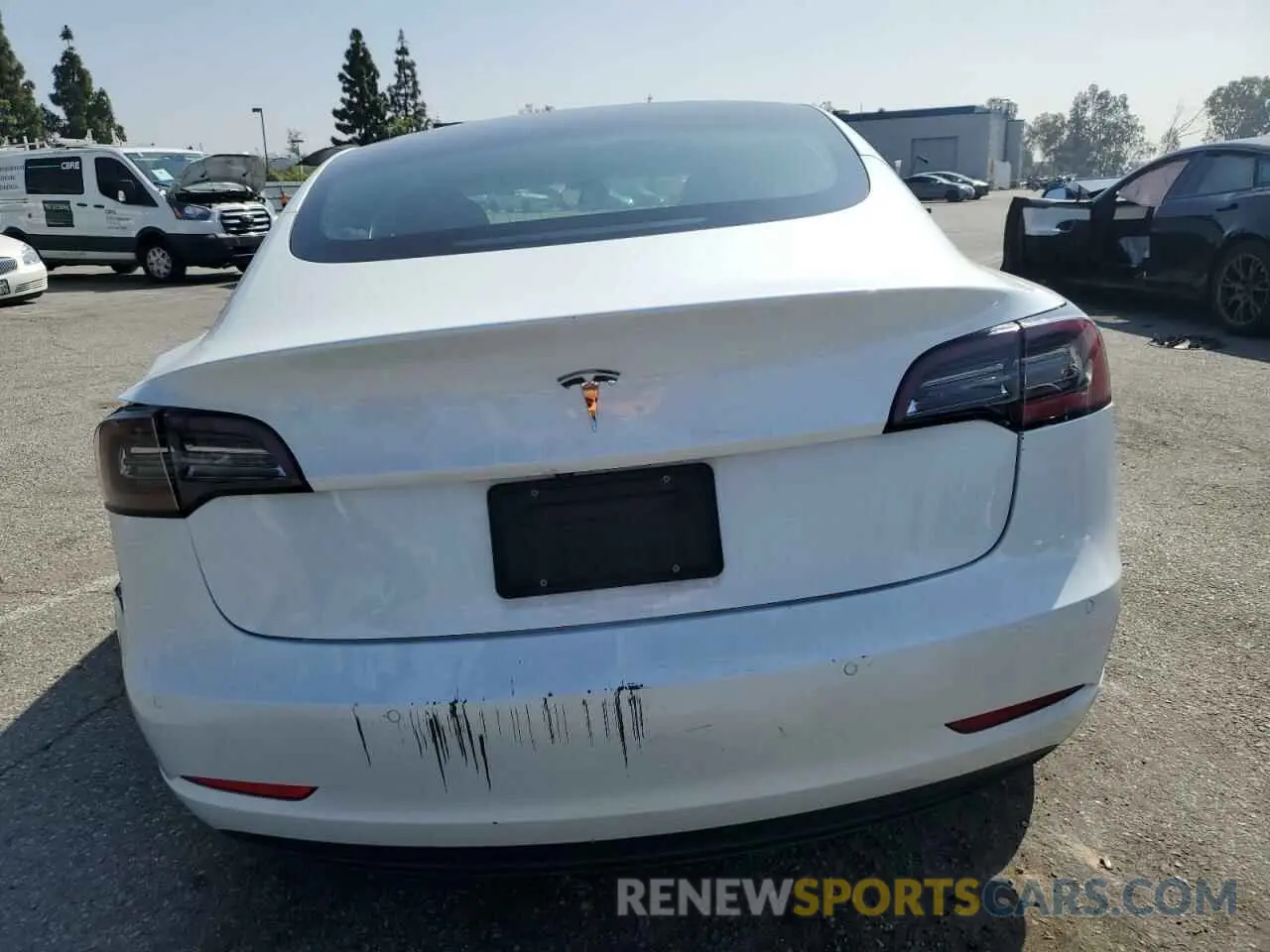 6 Photograph of a damaged car 5YJ3E1EA5LF632178 TESLA MODEL 3 2020