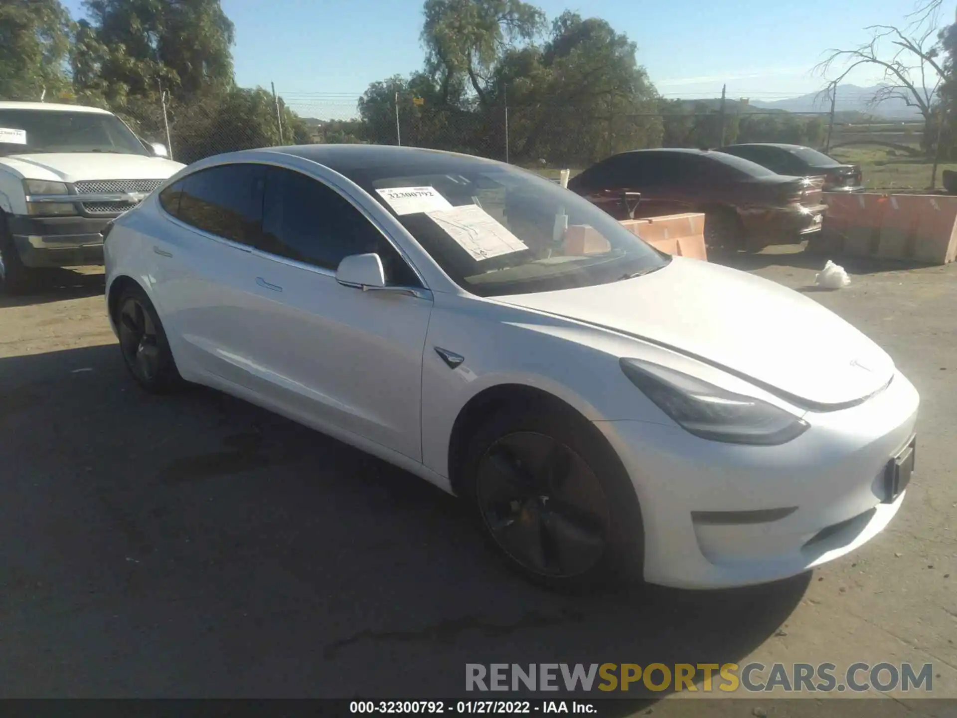 1 Photograph of a damaged car 5YJ3E1EA5LF645108 TESLA MODEL 3 2020