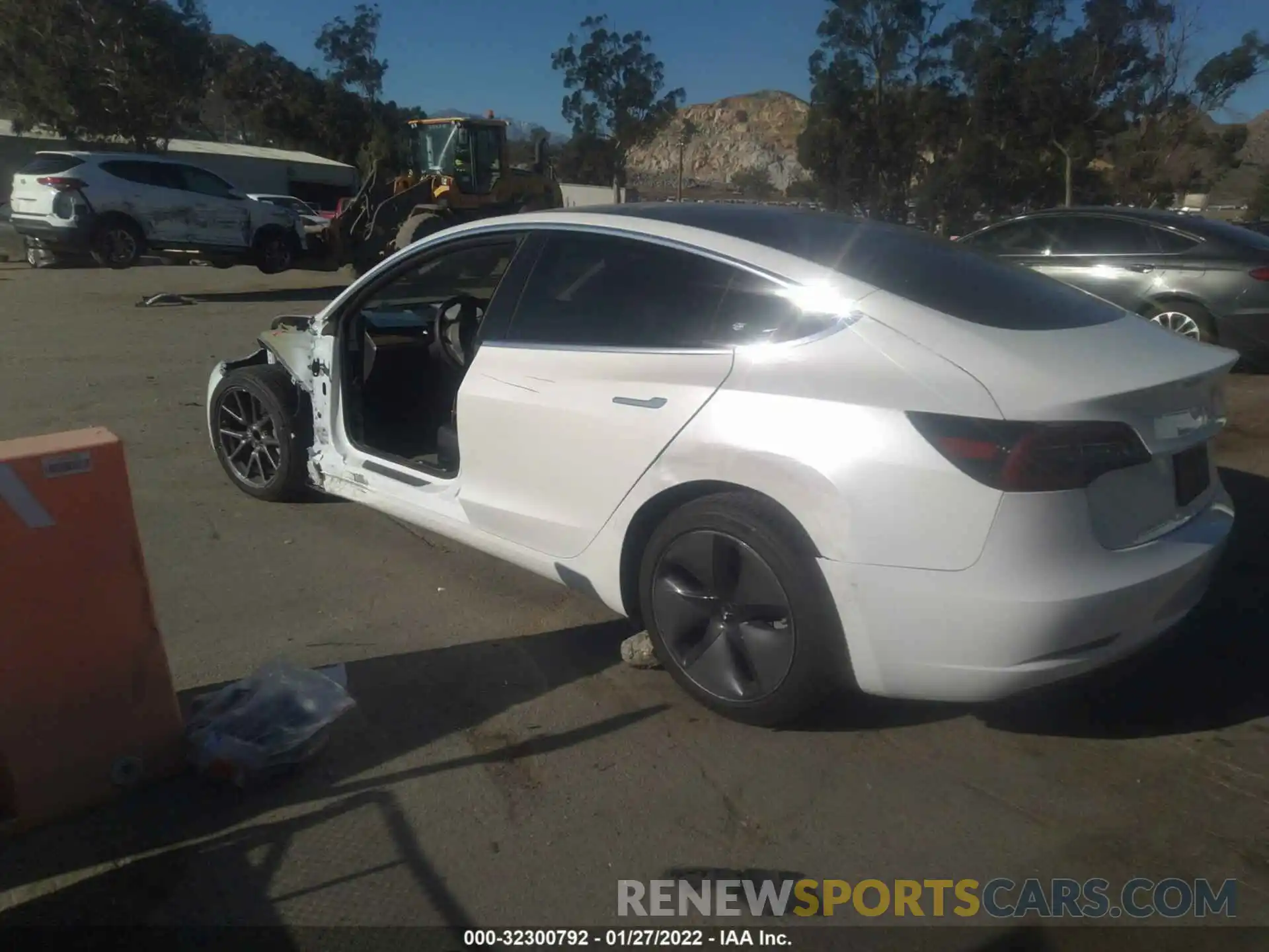 3 Photograph of a damaged car 5YJ3E1EA5LF645108 TESLA MODEL 3 2020