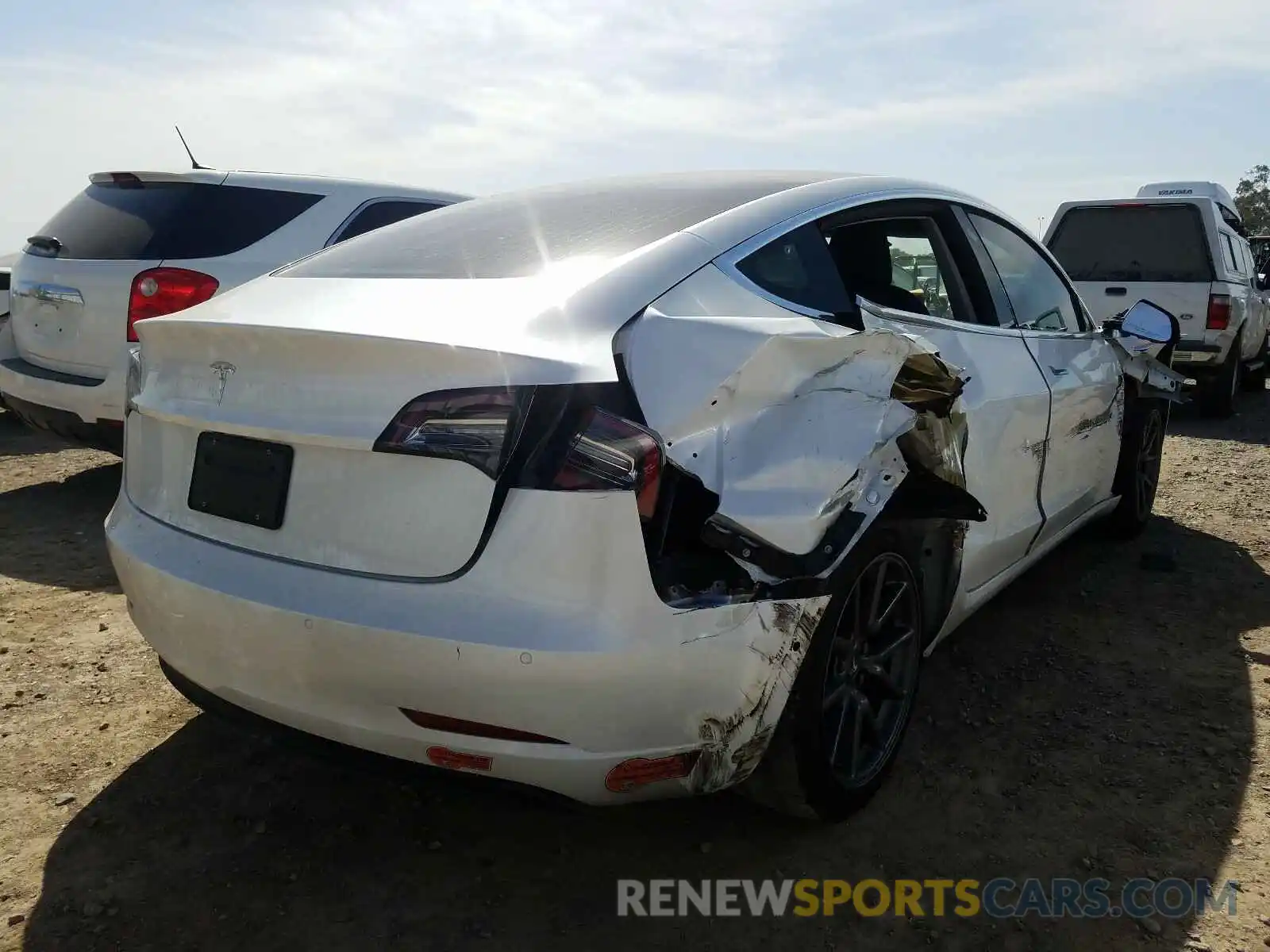 4 Photograph of a damaged car 5YJ3E1EA5LF659266 TESLA MODEL 3 2020