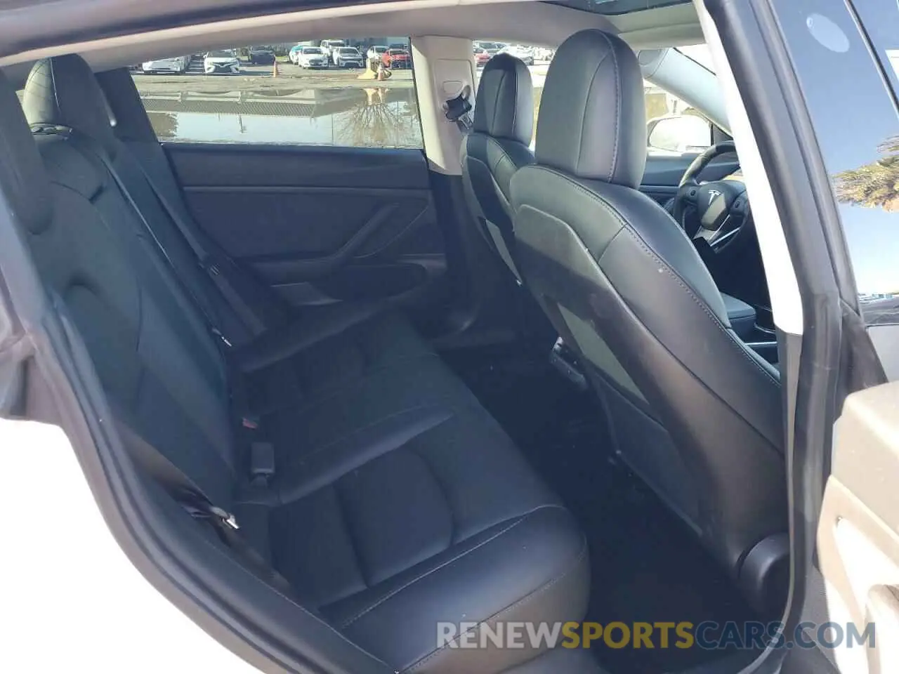 11 Photograph of a damaged car 5YJ3E1EA5LF660417 TESLA MODEL 3 2020