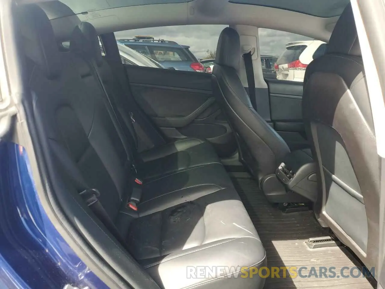 10 Photograph of a damaged car 5YJ3E1EA5LF661406 TESLA MODEL 3 2020