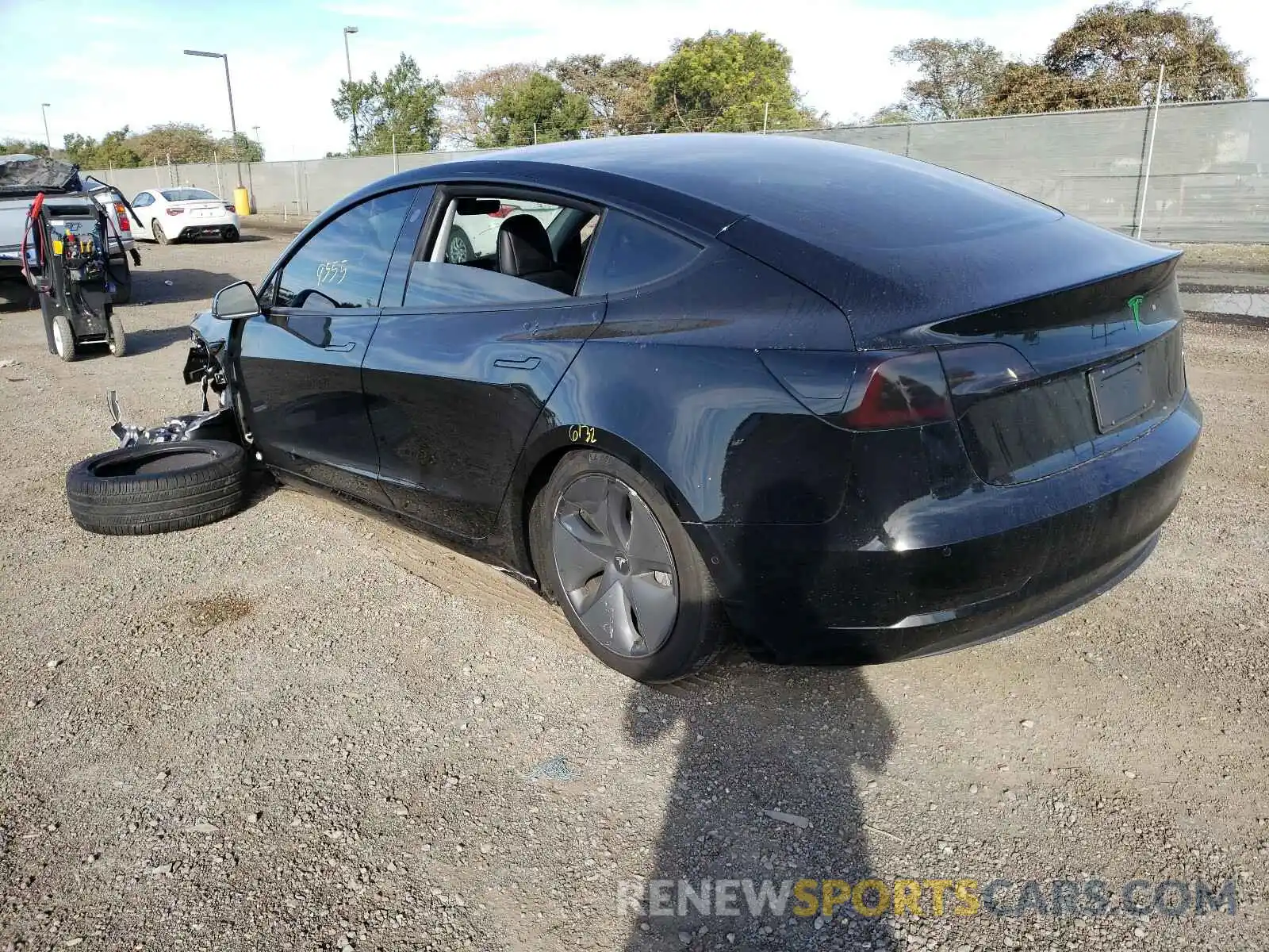 4 Photograph of a damaged car 5YJ3E1EA5LF704691 TESLA MODEL 3 2020