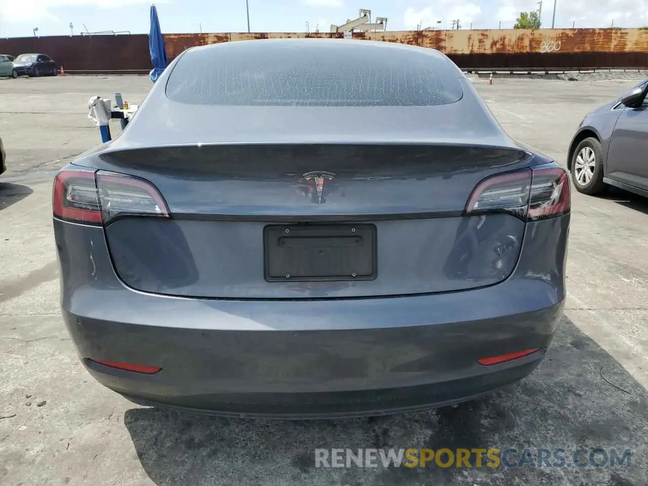 6 Photograph of a damaged car 5YJ3E1EA5LF704996 TESLA MODEL 3 2020