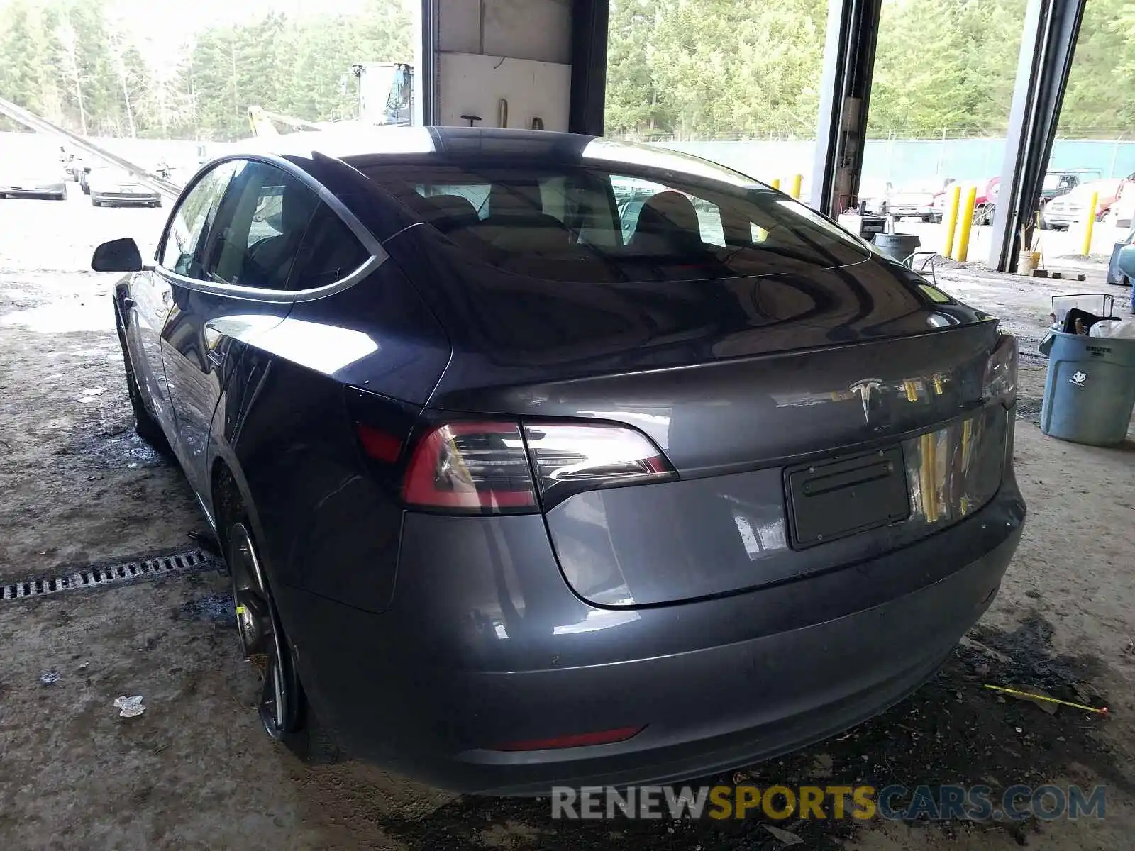 3 Photograph of a damaged car 5YJ3E1EA5LF705047 TESLA MODEL 3 2020