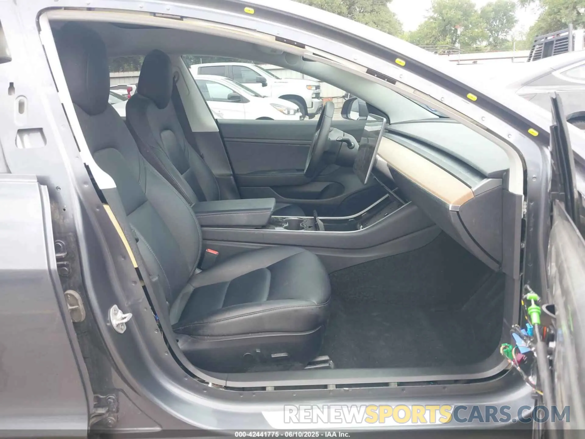 5 Photograph of a damaged car 5YJ3E1EA5LF705081 TESLA MODEL 3 2020