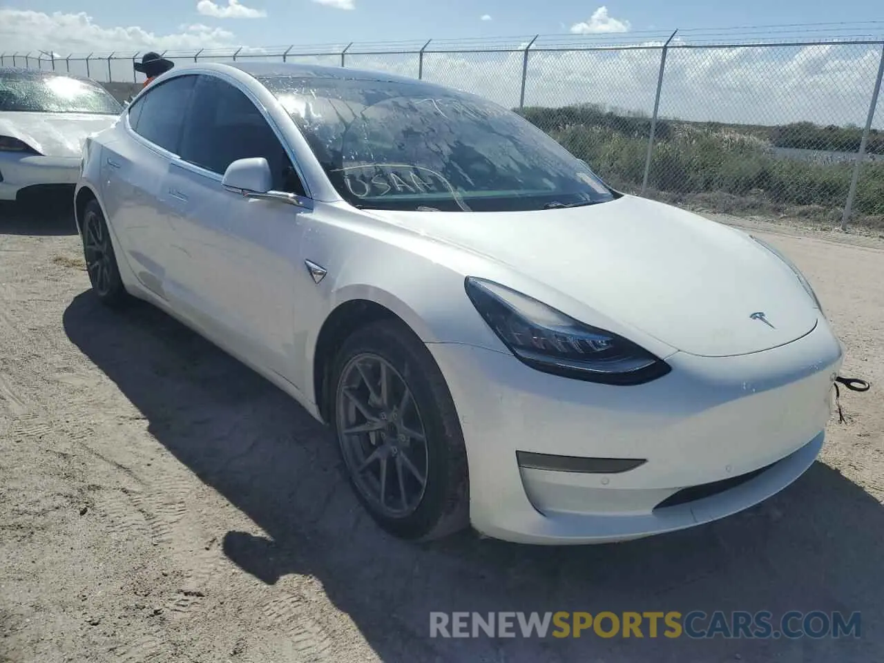 4 Photograph of a damaged car 5YJ3E1EA5LF706845 TESLA MODEL 3 2020