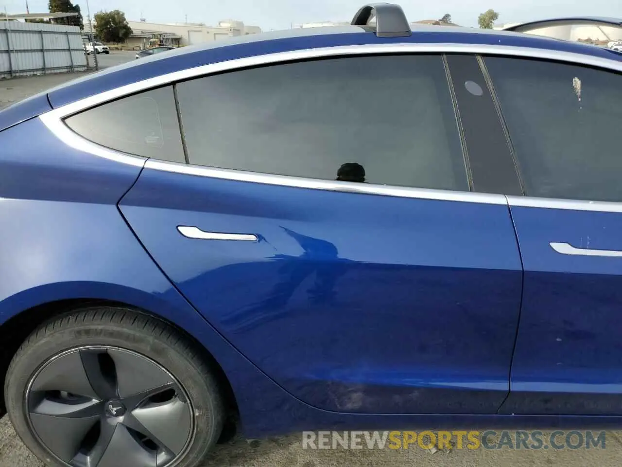 10 Photograph of a damaged car 5YJ3E1EA5LF707137 TESLA MODEL 3 2020
