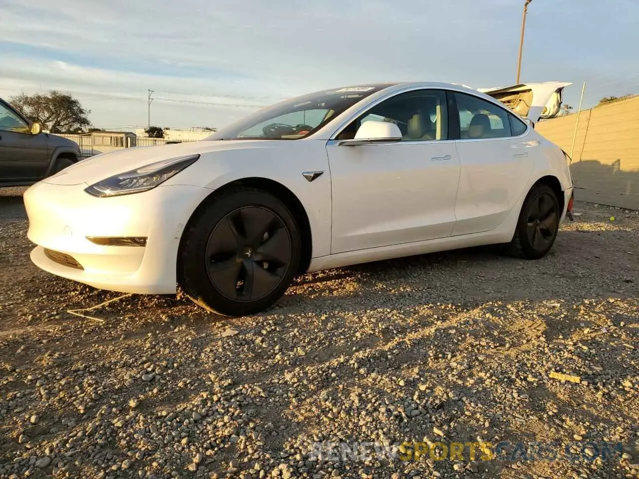 1 Photograph of a damaged car 5YJ3E1EA5LF707235 TESLA MODEL 3 2020