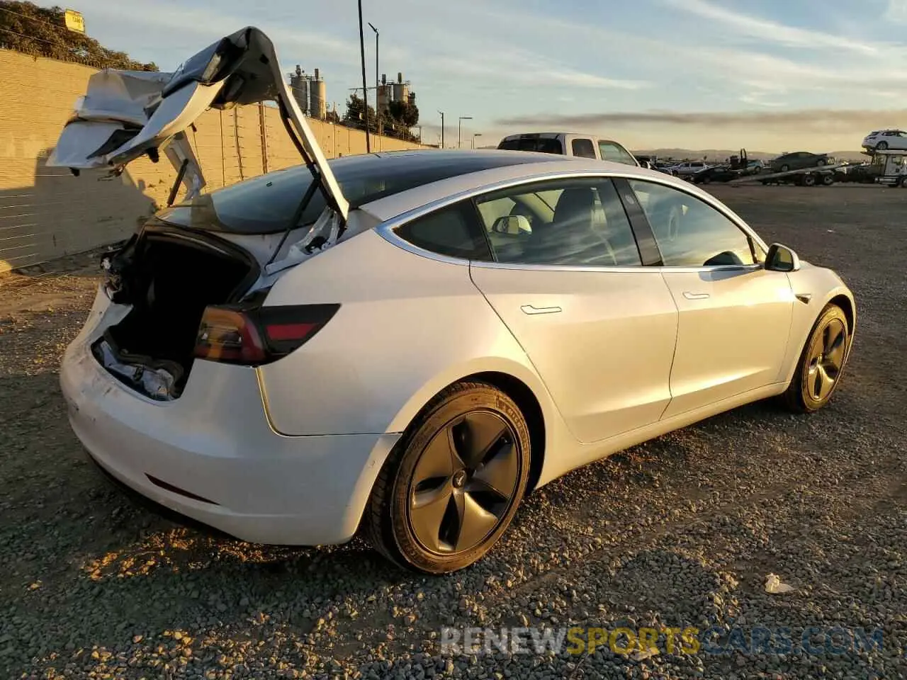 3 Photograph of a damaged car 5YJ3E1EA5LF707235 TESLA MODEL 3 2020