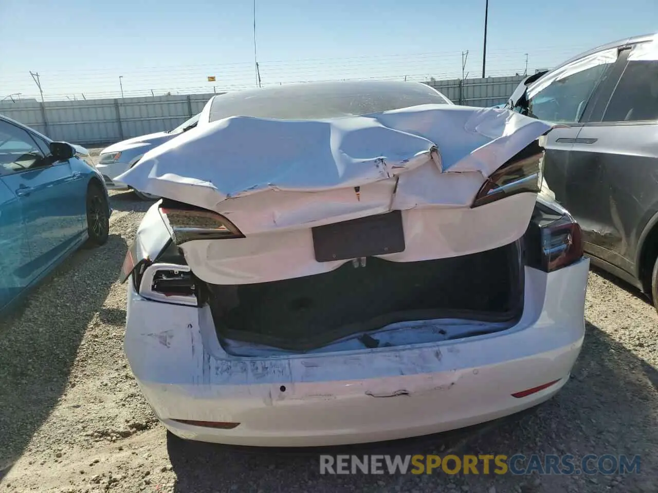 6 Photograph of a damaged car 5YJ3E1EA5LF707235 TESLA MODEL 3 2020