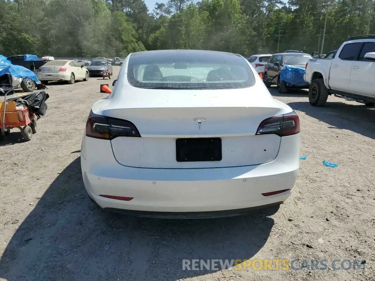 6 Photograph of a damaged car 5YJ3E1EA5LF708966 TESLA MODEL 3 2020