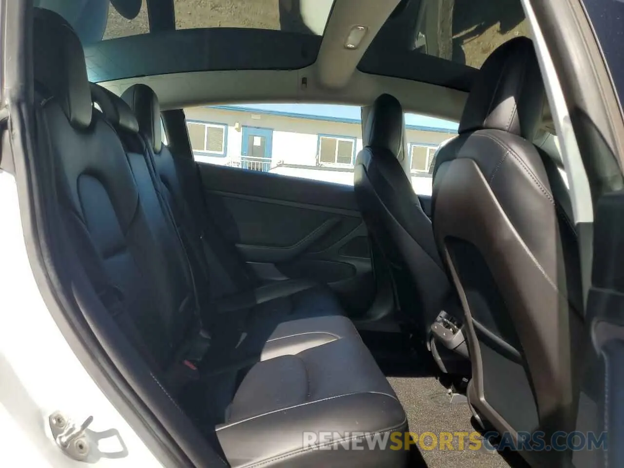 10 Photograph of a damaged car 5YJ3E1EA5LF709003 TESLA MODEL 3 2020