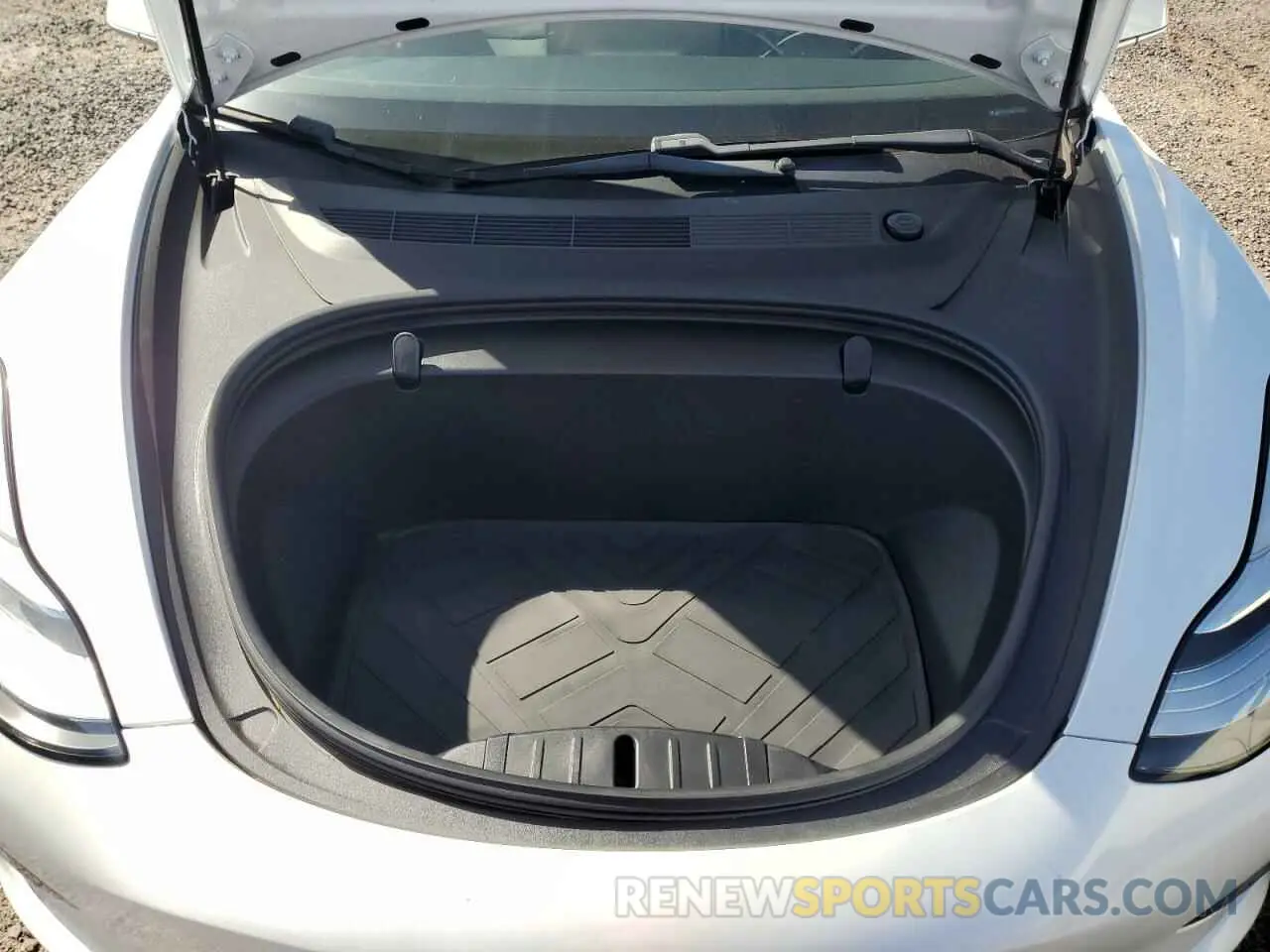 11 Photograph of a damaged car 5YJ3E1EA5LF709003 TESLA MODEL 3 2020