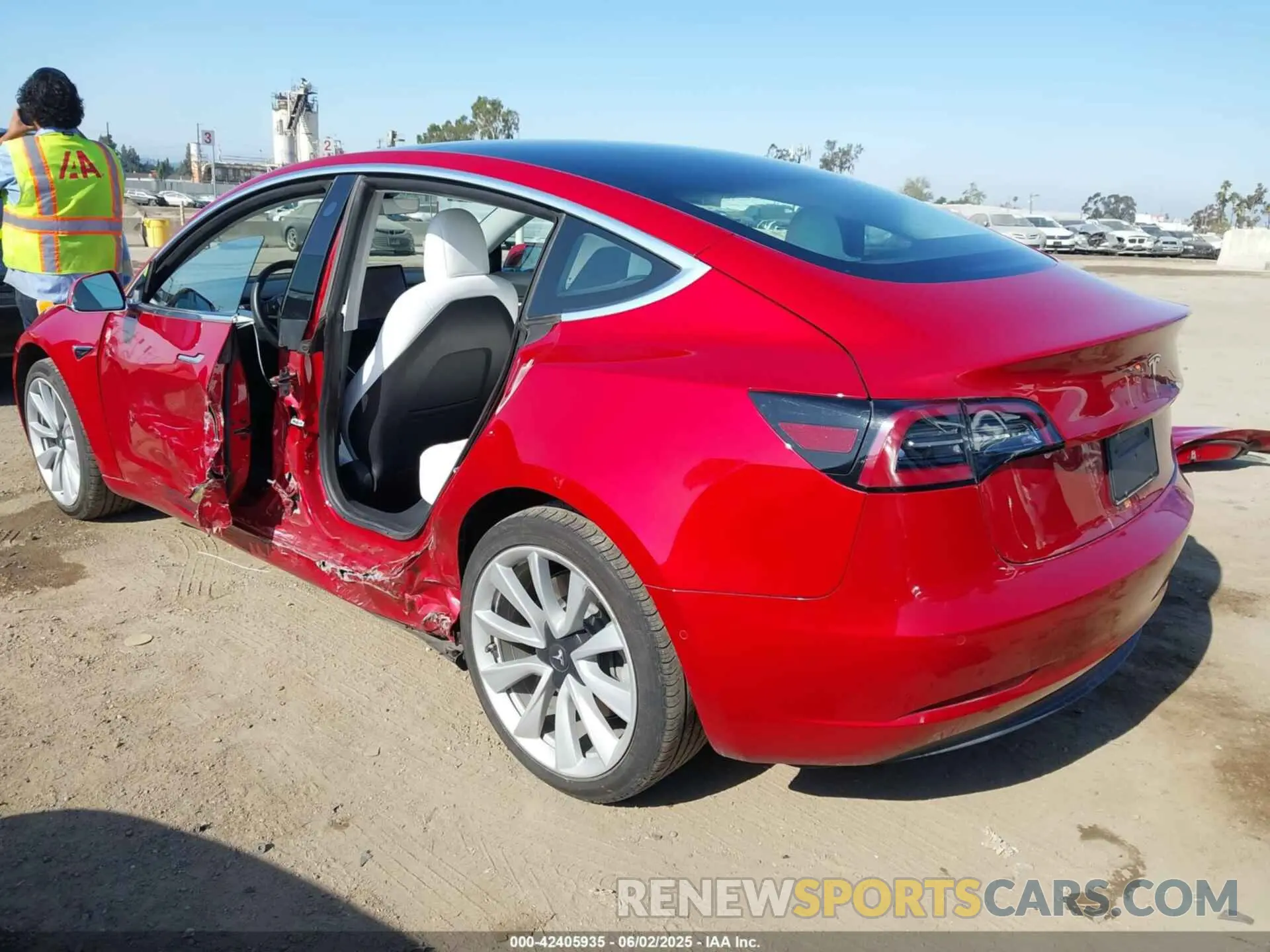 3 Photograph of a damaged car 5YJ3E1EA5LF710197 TESLA MODEL 3 2020