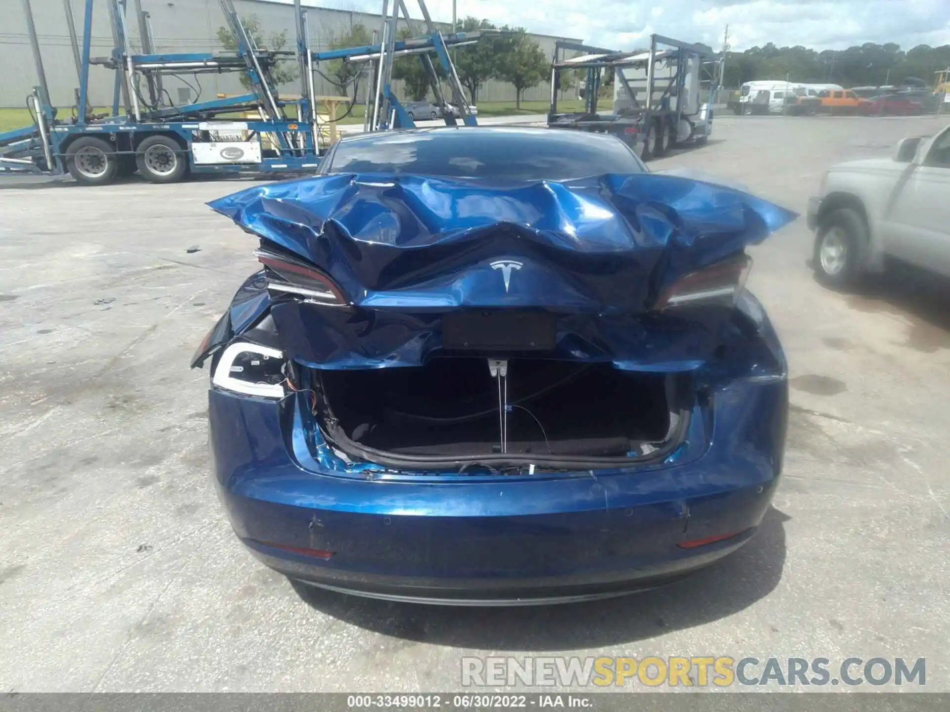 6 Photograph of a damaged car 5YJ3E1EA5LF710295 TESLA MODEL 3 2020