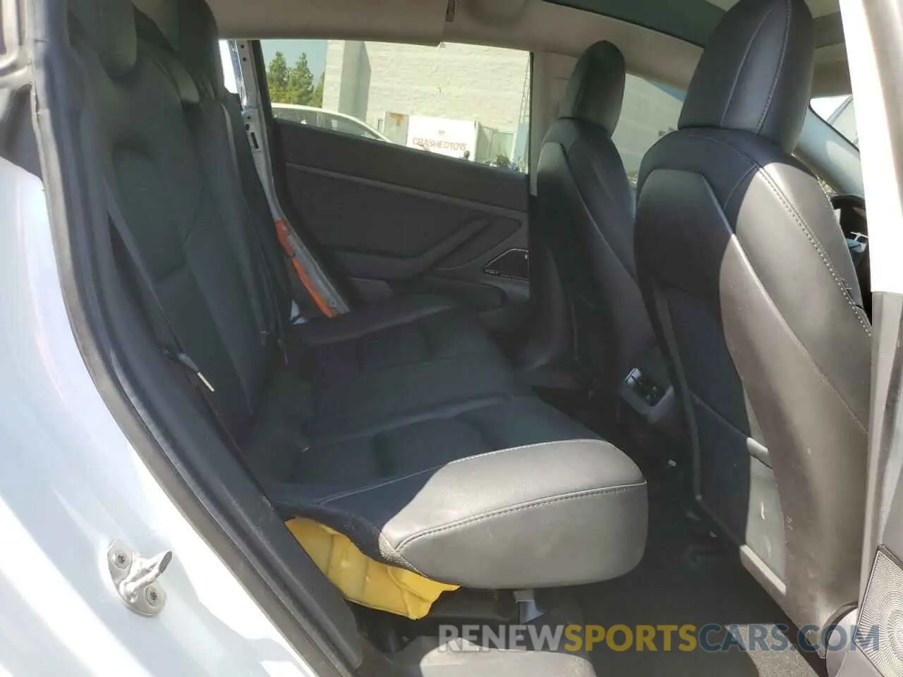 10 Photograph of a damaged car 5YJ3E1EA5LF740154 TESLA MODEL 3 2020