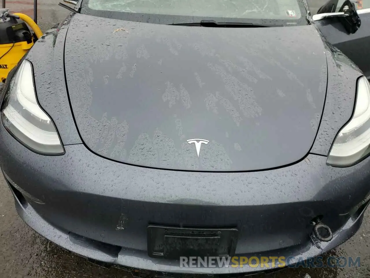 11 Photograph of a damaged car 5YJ3E1EA5LF740722 TESLA MODEL 3 2020