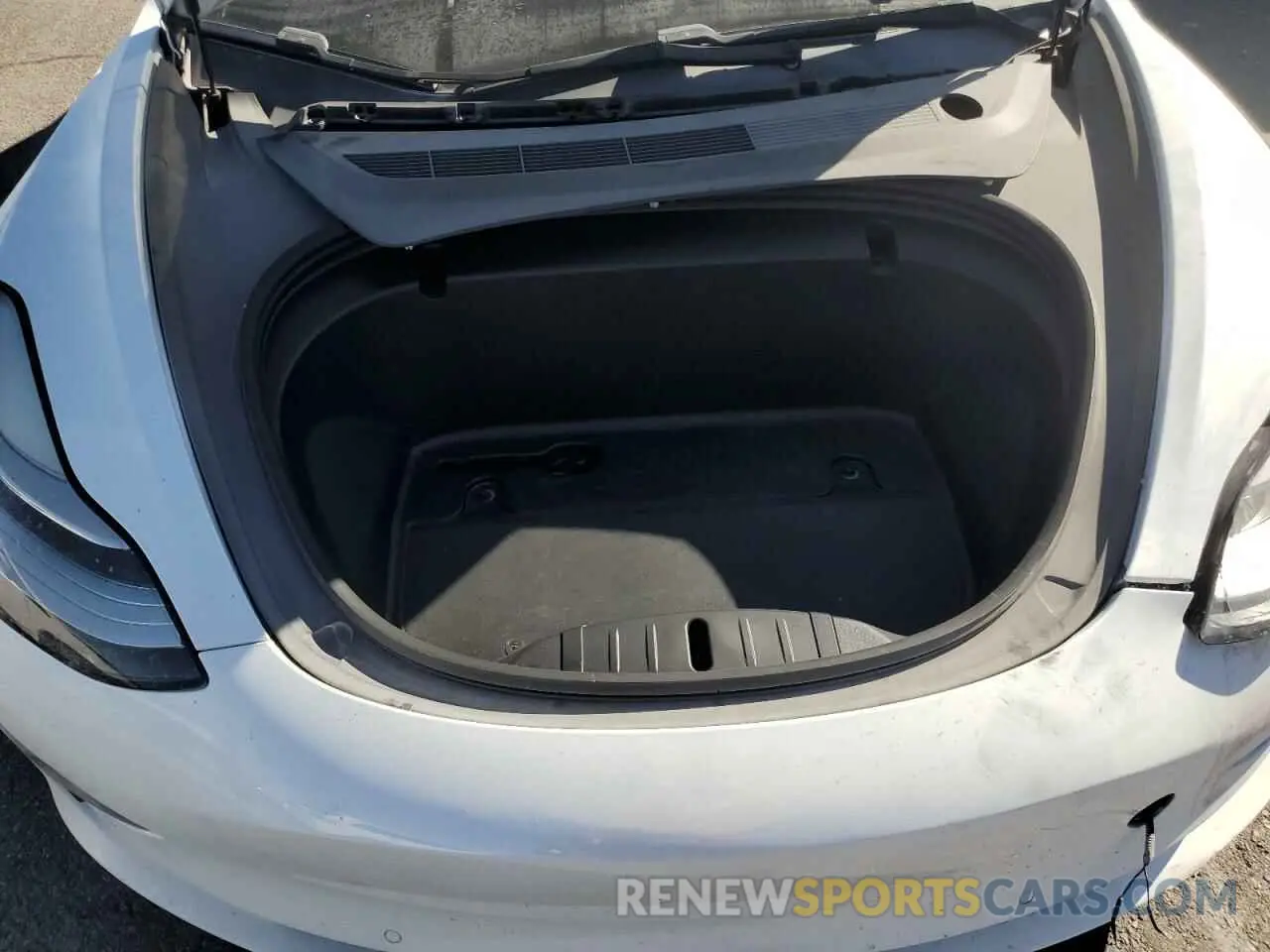 11 Photograph of a damaged car 5YJ3E1EA5LF745256 TESLA MODEL 3 2020
