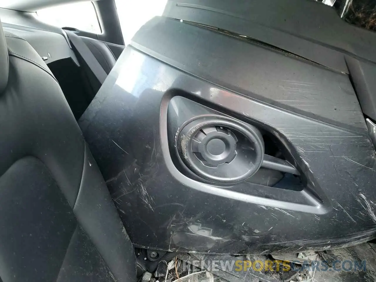 10 Photograph of a damaged car 5YJ3E1EA5LF784770 TESLA MODEL 3 2020
