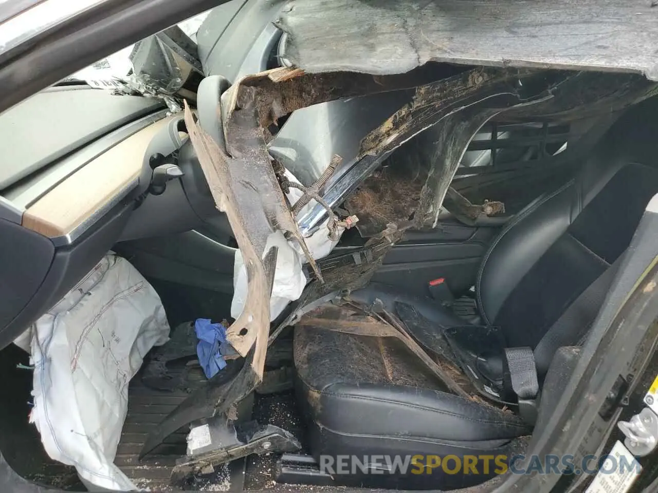 7 Photograph of a damaged car 5YJ3E1EA5LF784770 TESLA MODEL 3 2020