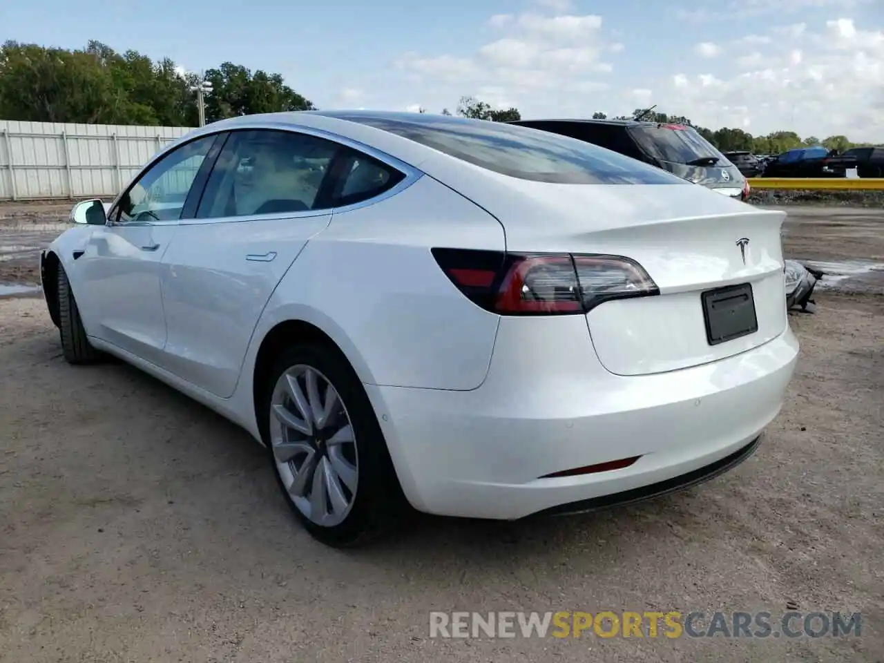 3 Photograph of a damaged car 5YJ3E1EA6LF591284 TESLA MODEL 3 2020