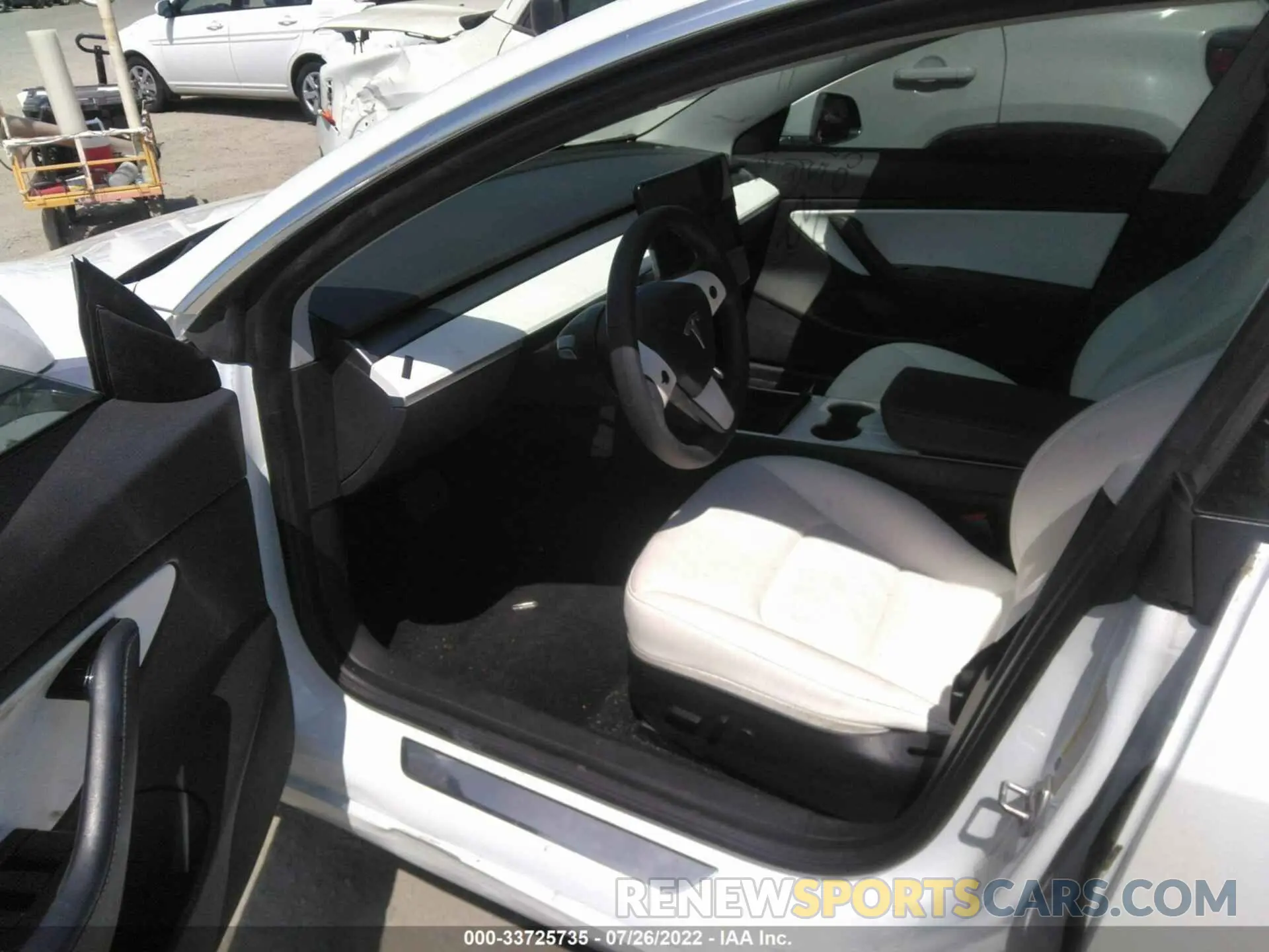 5 Photograph of a damaged car 5YJ3E1EA6LF615440 TESLA MODEL 3 2020
