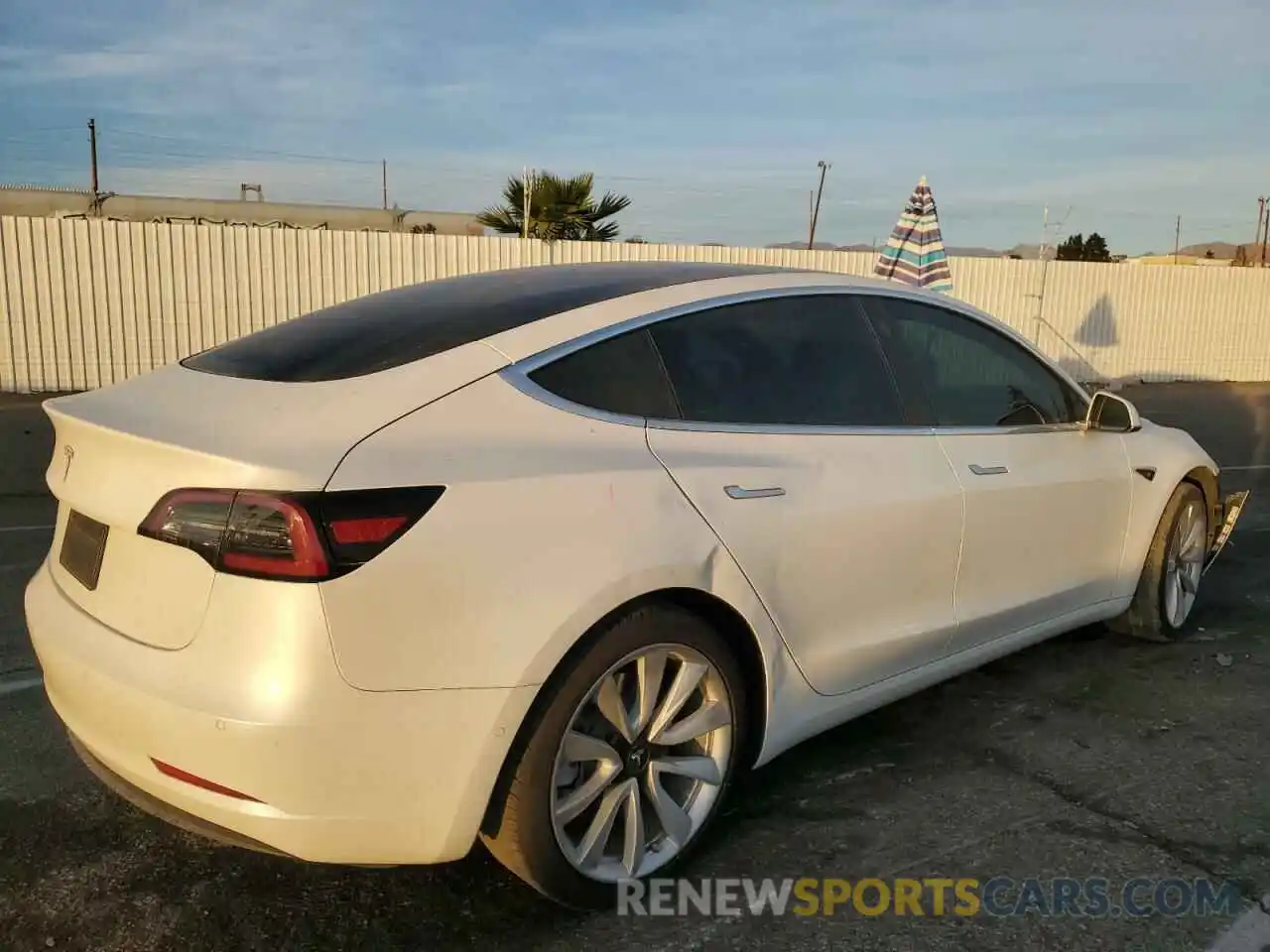 3 Photograph of a damaged car 5YJ3E1EA6LF615941 TESLA MODEL 3 2020