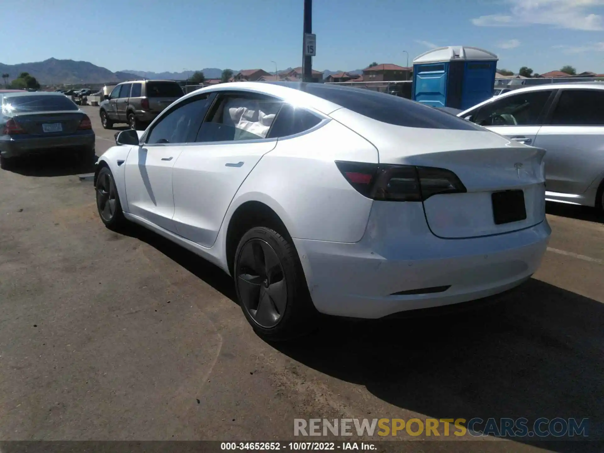 3 Photograph of a damaged car 5YJ3E1EA6LF631413 TESLA MODEL 3 2020